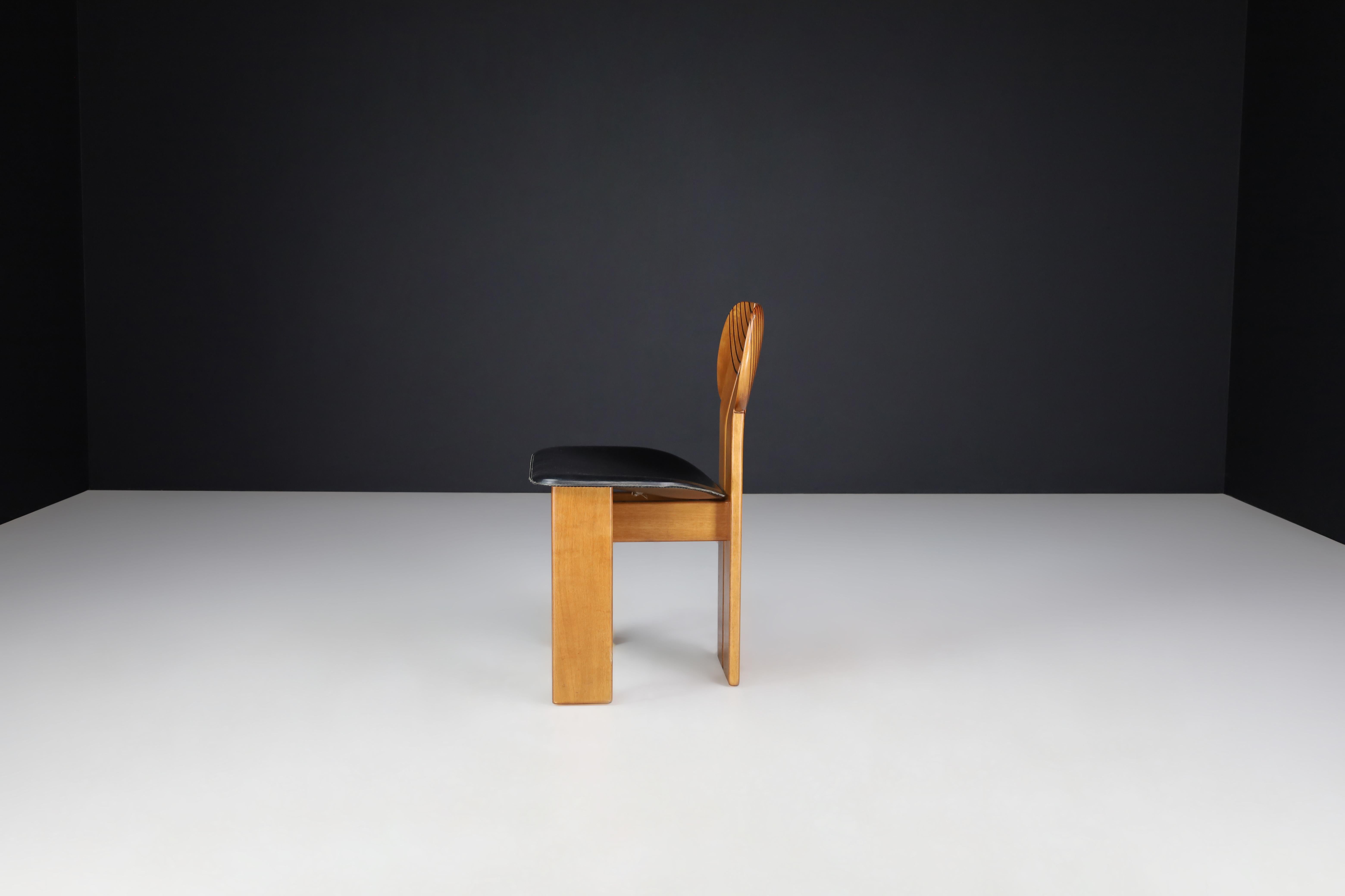 Afra & Tobia Scarpa for Maxalto Set of four 'Africa' Dining Chairs Italy, 1975 4