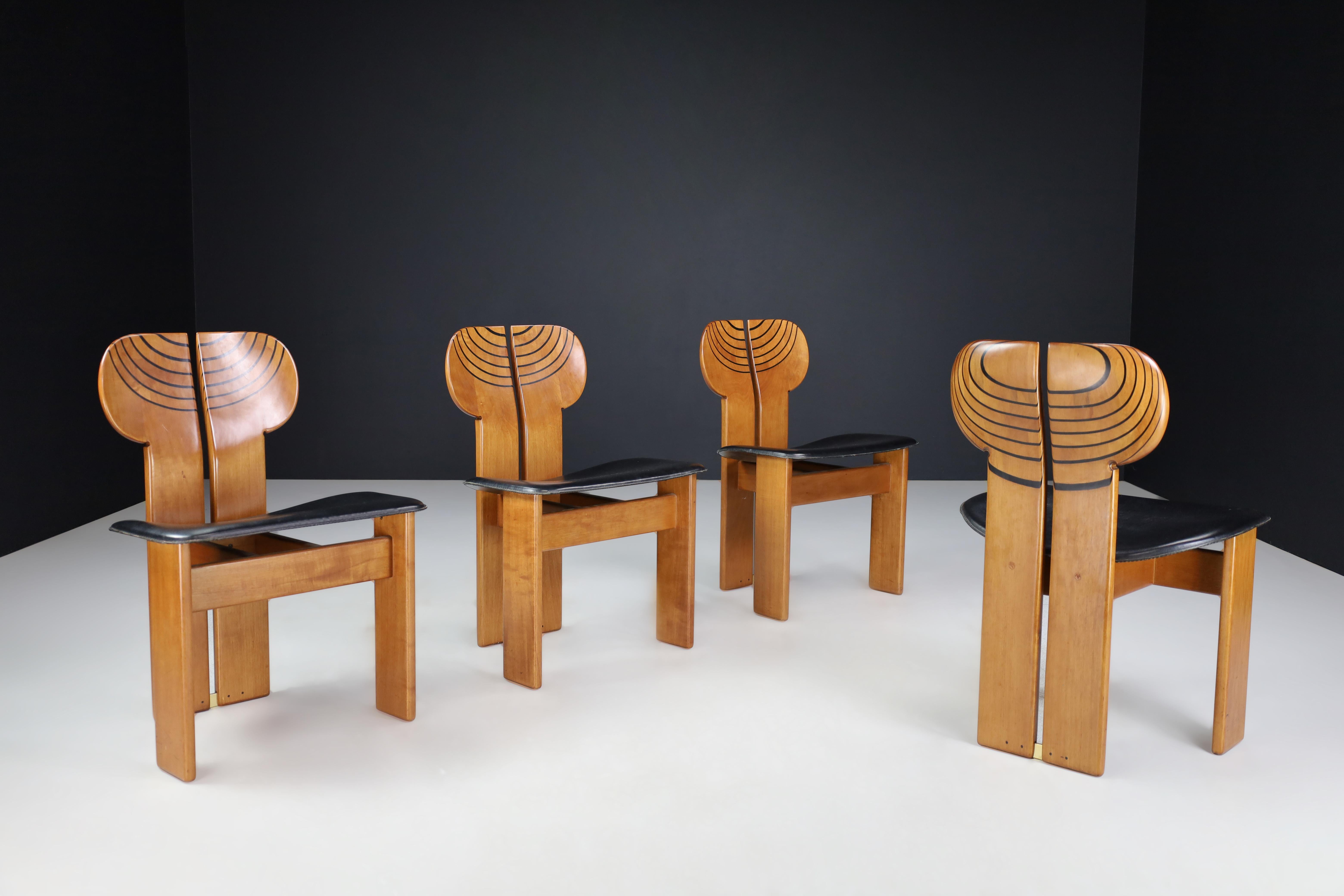 Mid-Century Modern Afra & Tobia Scarpa for Maxalto Set of four 'Africa' Dining Chairs Italy, 1975