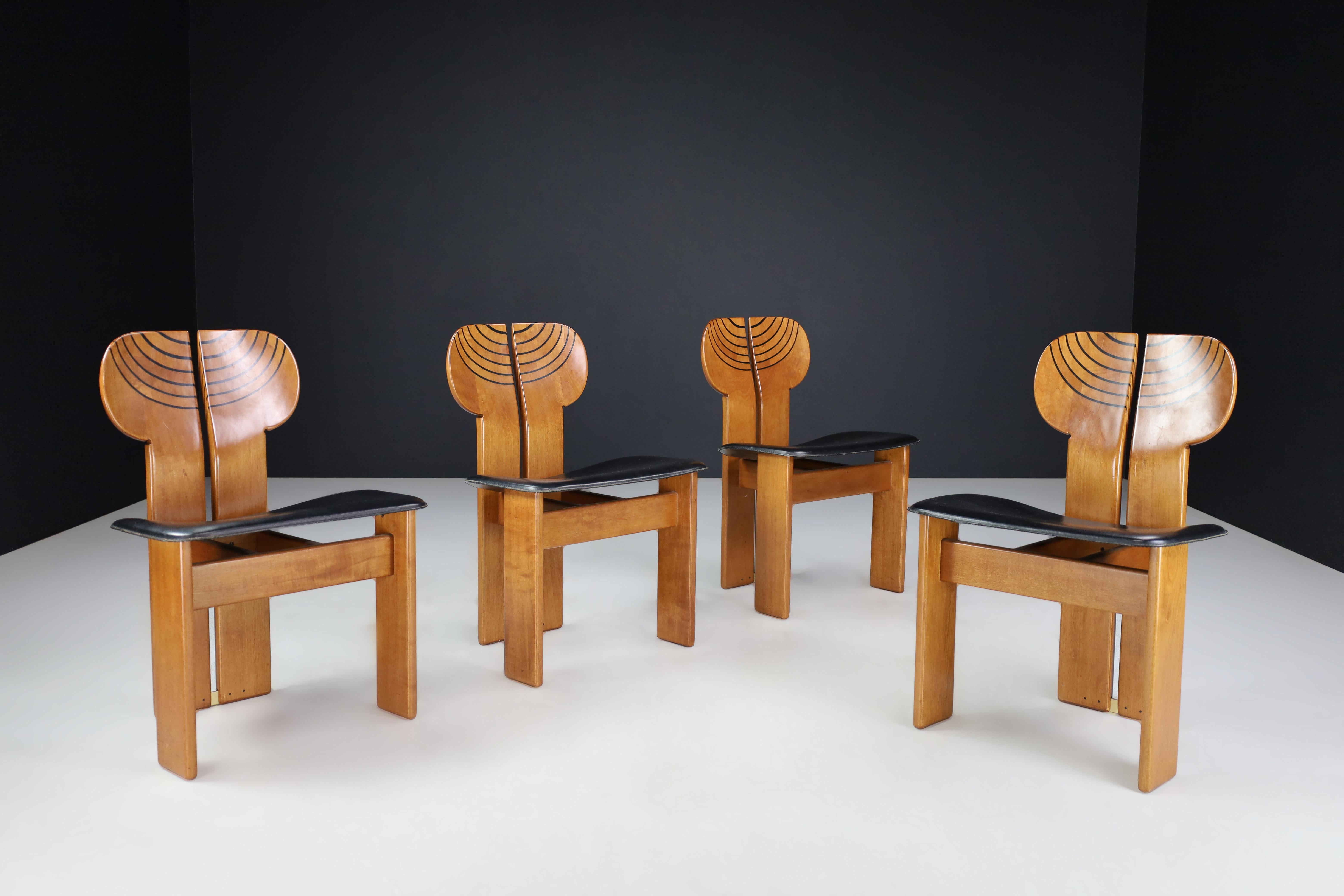 Italian Afra & Tobia Scarpa for Maxalto Set of four 'Africa' Dining Chairs Italy, 1975