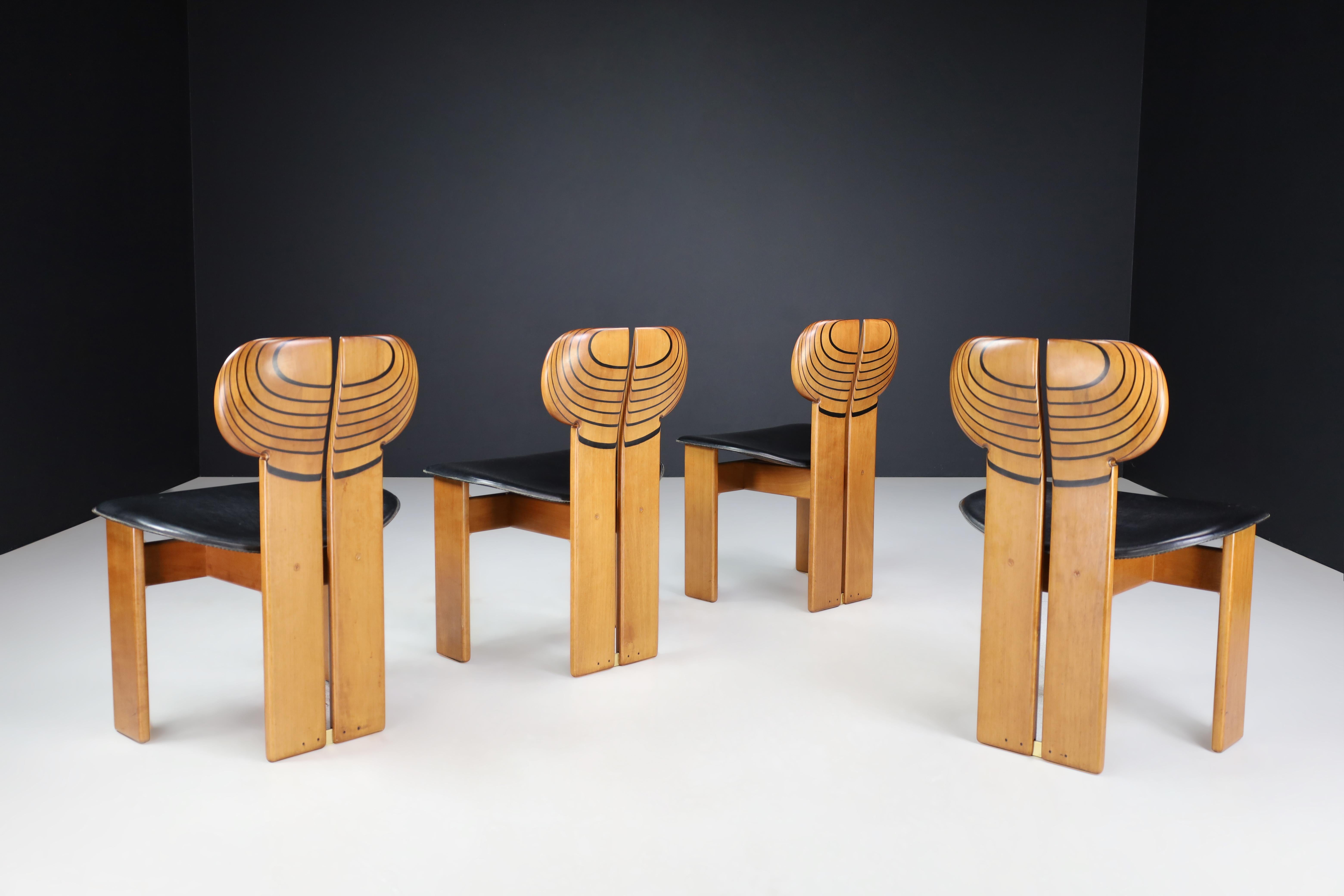 Afra & Tobia Scarpa for Maxalto Set of four 'Africa' Dining Chairs Italy, 1975 In Good Condition In Almelo, NL