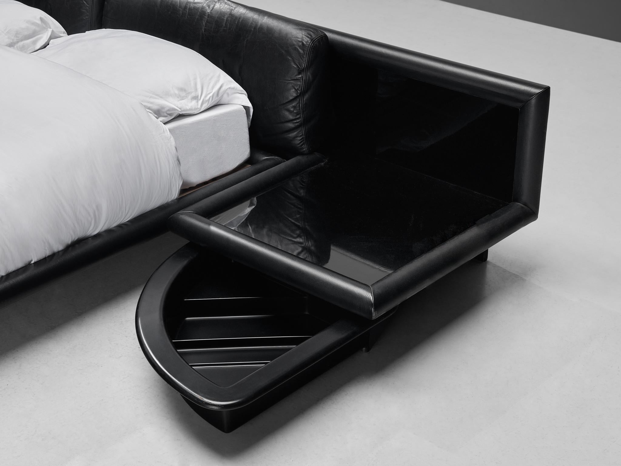 Leather Afra & Tobia Scarpa for Molteni ‘Morna’ Bed with Nightstands  For Sale