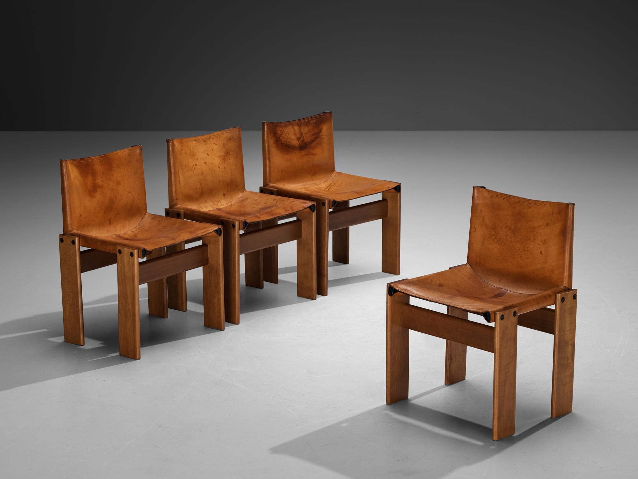 Afra & Tobia Scarpa per Molteni, set di quattro sedie da pranzo 'Monk', noce, pelle patinata, Italia, 1974.

Set di sedie 