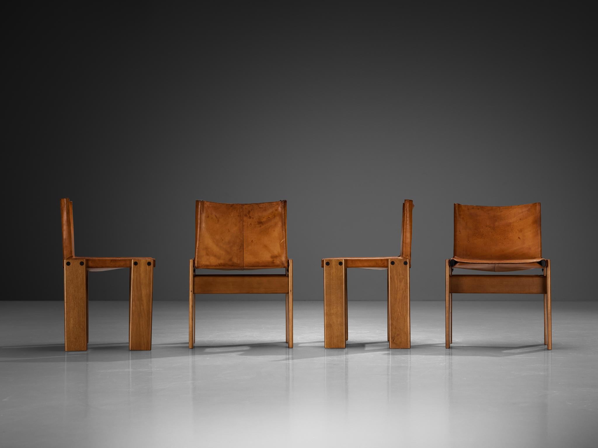 Afra & Tobia Scarpa per Molteni Set di quattro sedie da pranzo 'Monk' in pelle In condizioni buone in vendita a Waalwijk, NL