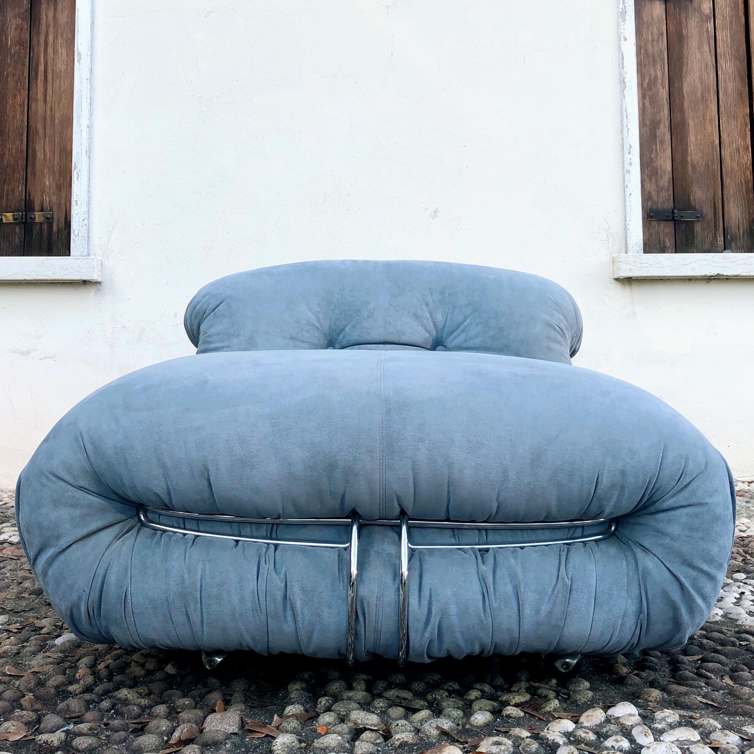 Afra & Tobia Scarpa Hellblauer Alcantara Soriana Liegesessel für Cassina, 1969 (Chrom) im Angebot