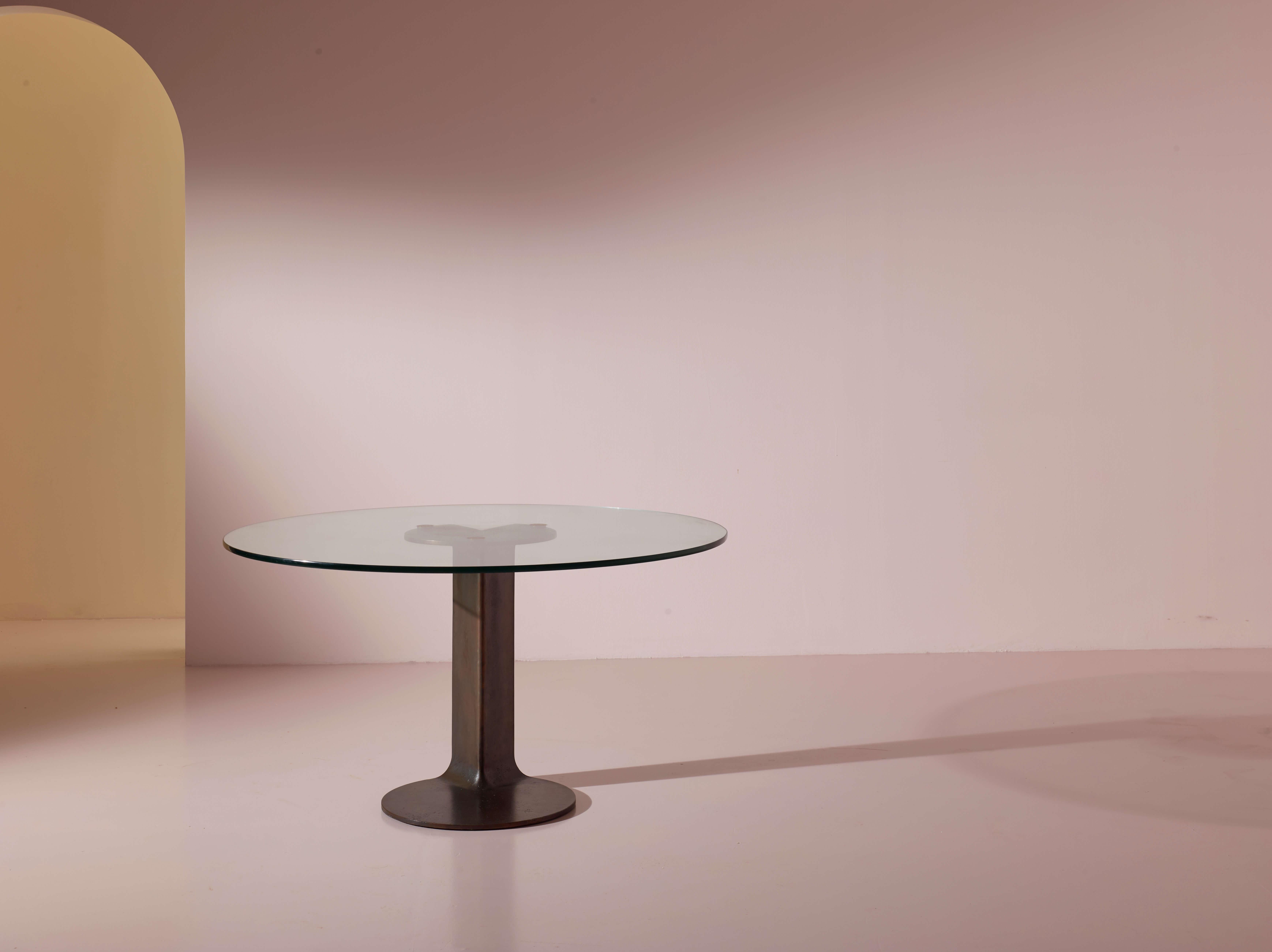 Runder Tisch aus Metall und Glas von Afra & Tobia Scarpa, Modell Tl59 von Poggi, Italien 1970er Jahre (Italienisch)