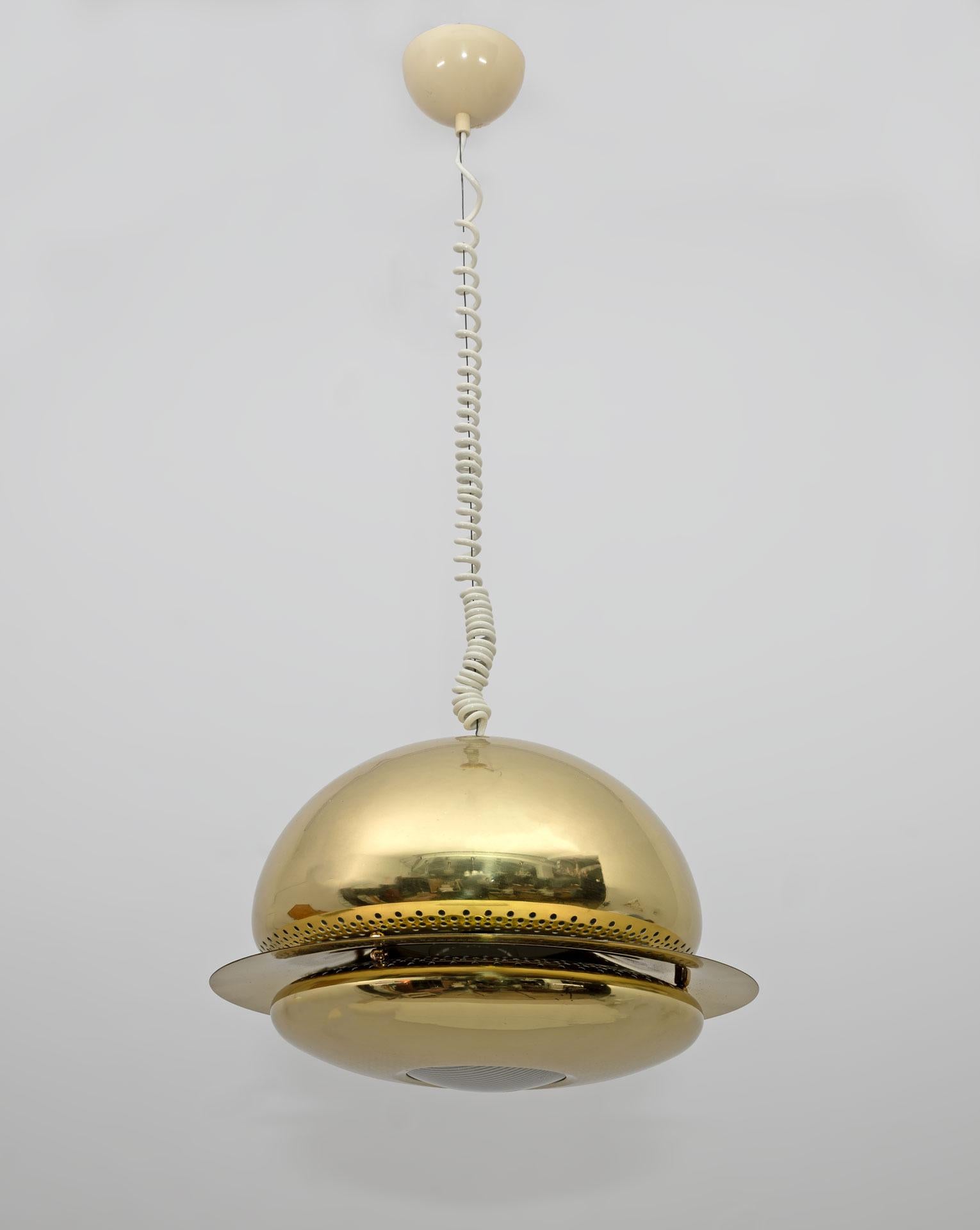 Afra & Tobia Scarpa, suspension lamp mod. Nictea
Structure and diffuser in polished brass with glass reflector.
Flos production 1961
The lamp measures, without the cable, height 28 cm.