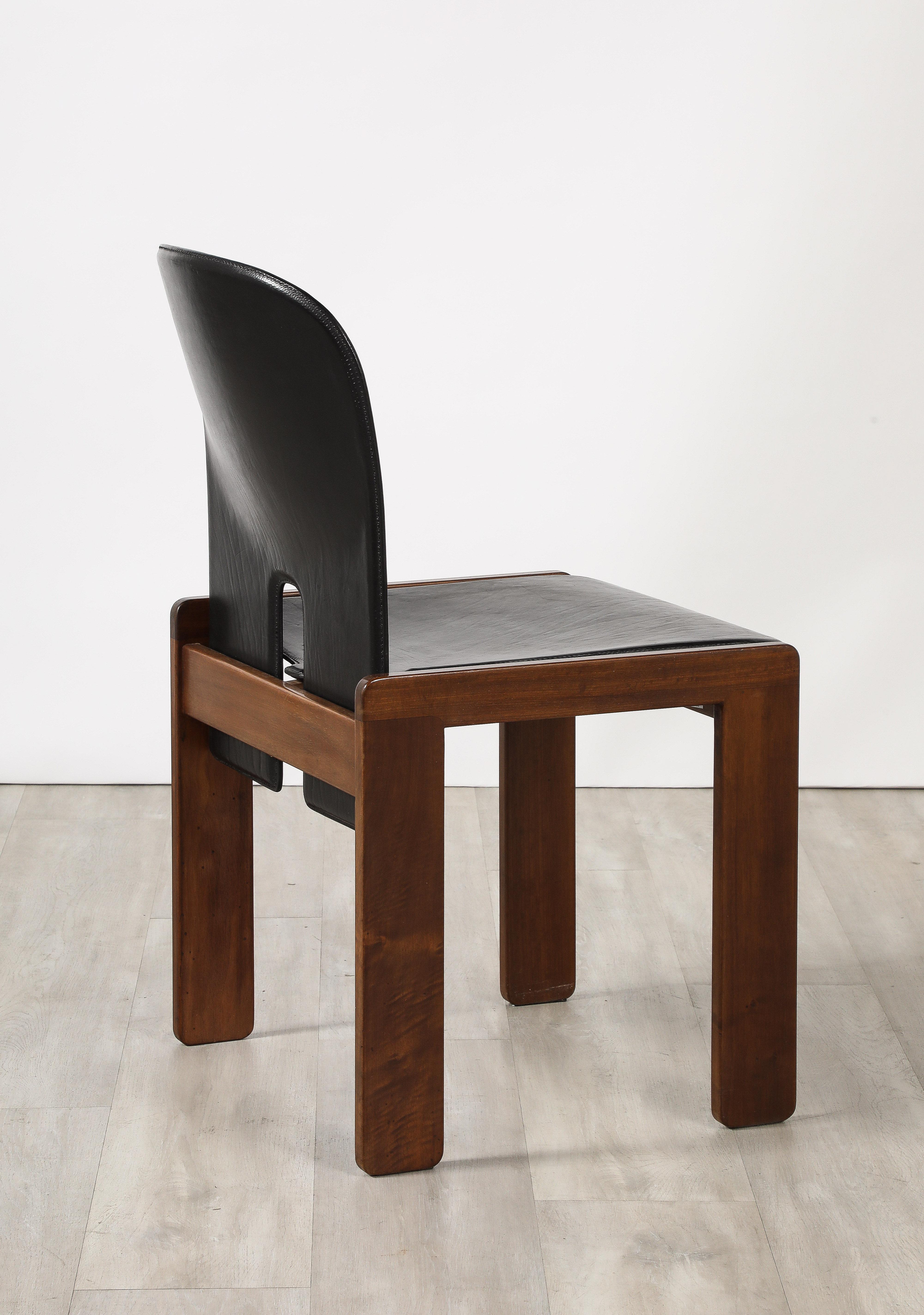 Afra & Tobia Scarpa Modello '121' Set di quattro sedie da pranzo per Cassina, 1965 in vendita 3