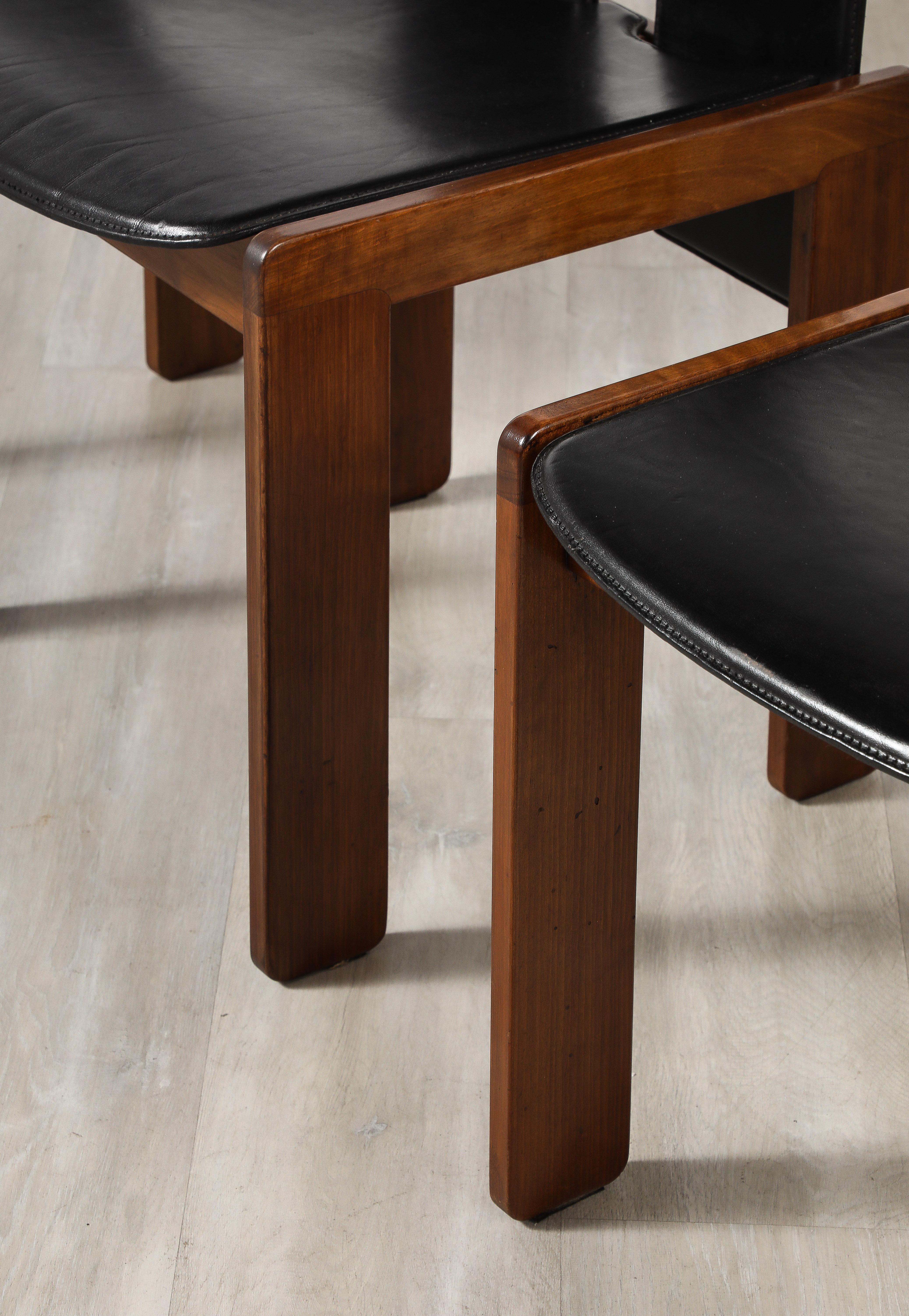 Italiano Afra & Tobia Scarpa Modello '121' Set di quattro sedie da pranzo per Cassina, 1965 in vendita