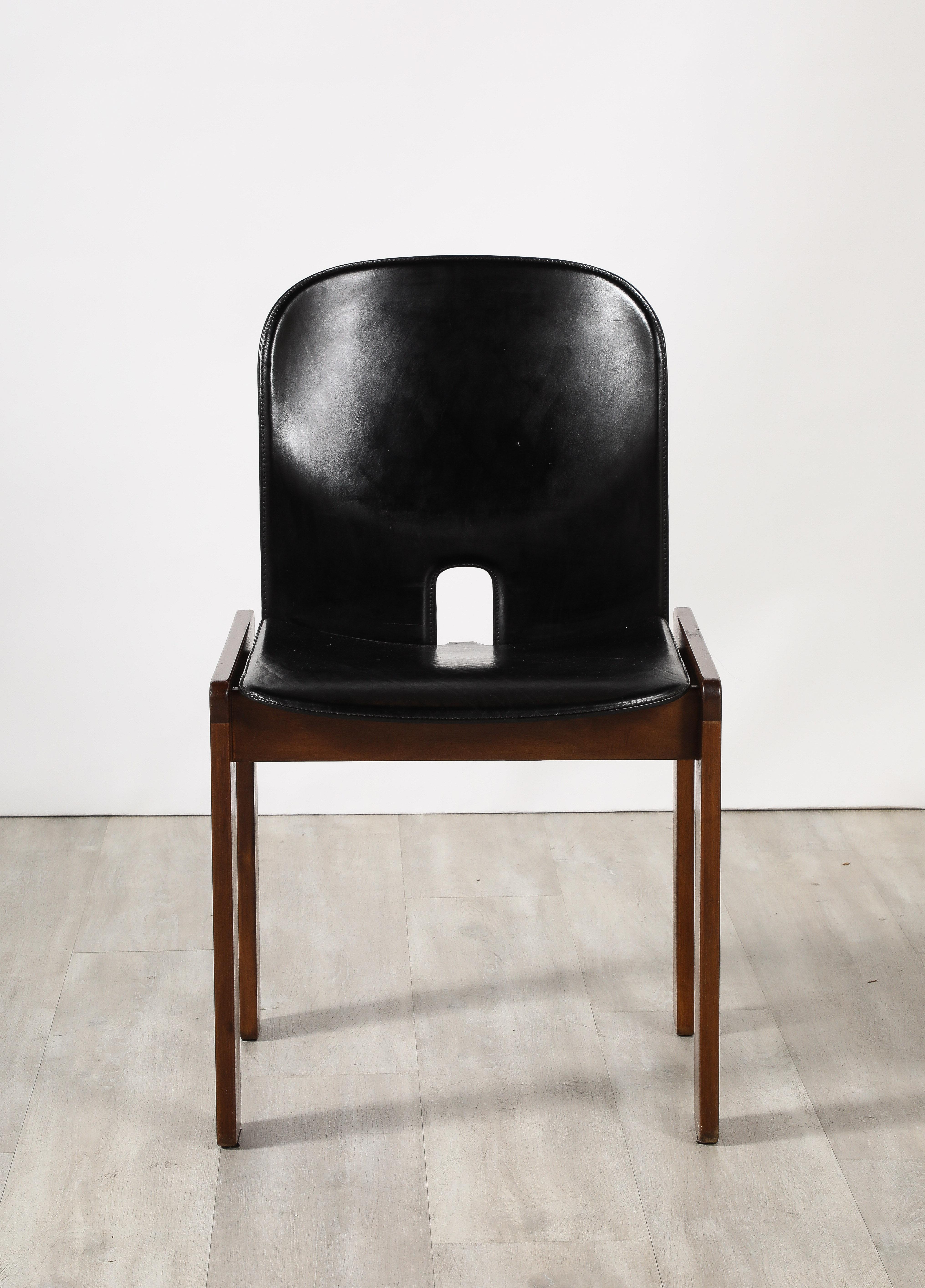 Metà XX secolo Afra & Tobia Scarpa Modello '121' Set di quattro sedie da pranzo per Cassina, 1965 in vendita