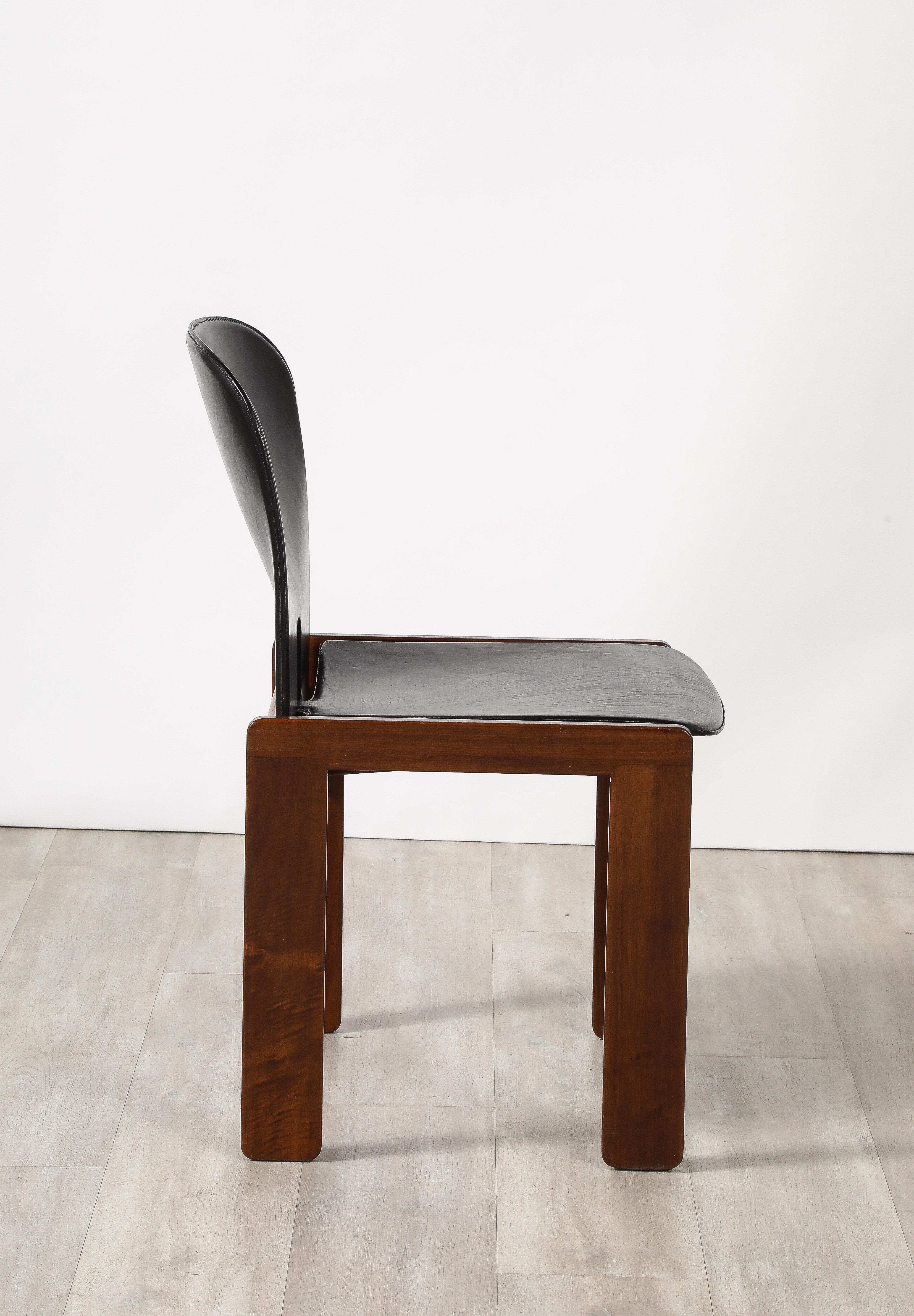 Afra & Tobia Scarpa Modello '121' Set di quattro sedie da pranzo per Cassina, 1965 in vendita 1
