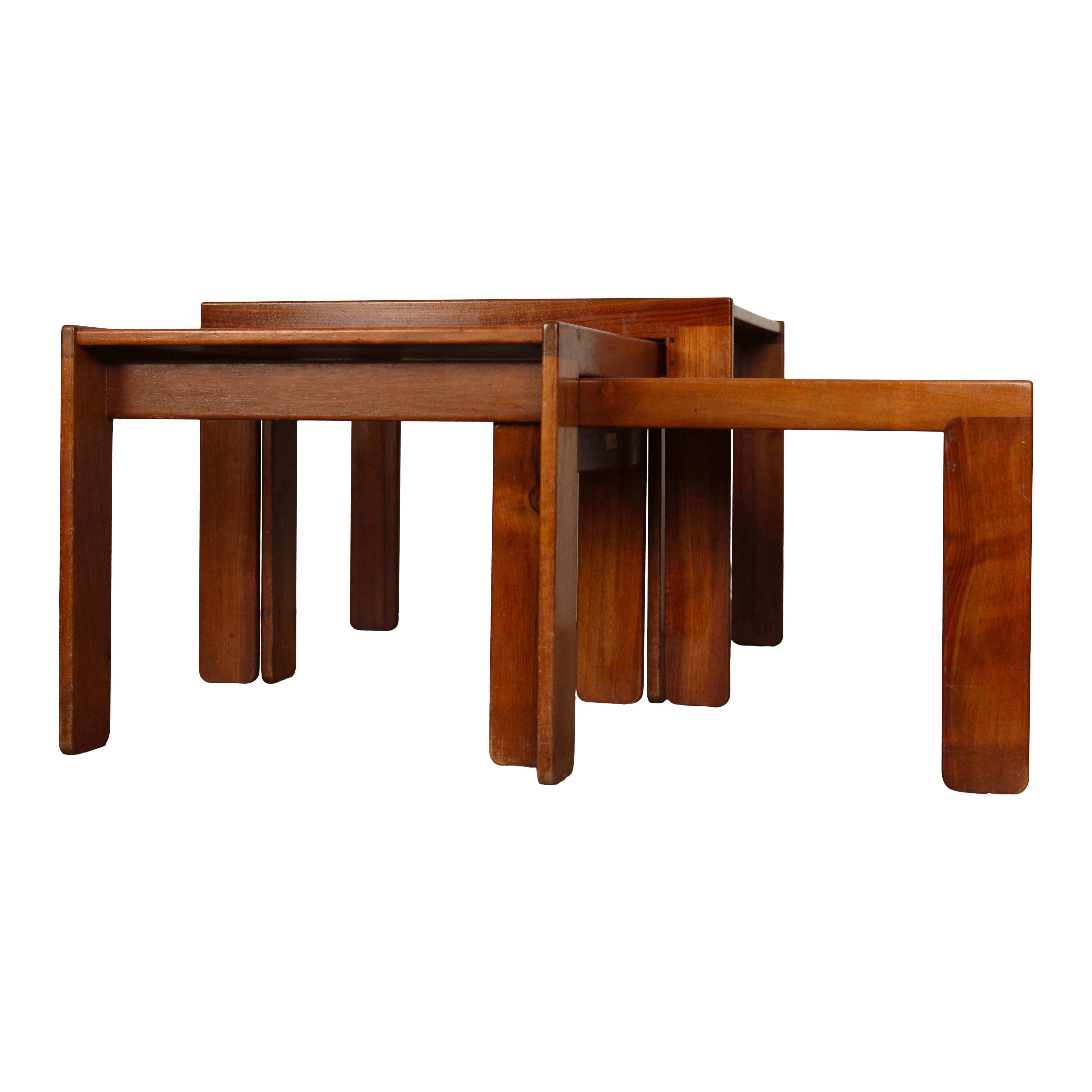 Afra & Tobia Scarpa Model 777 Walnut Nesting Coffee Tables for Cassina, 1965 For Sale 6