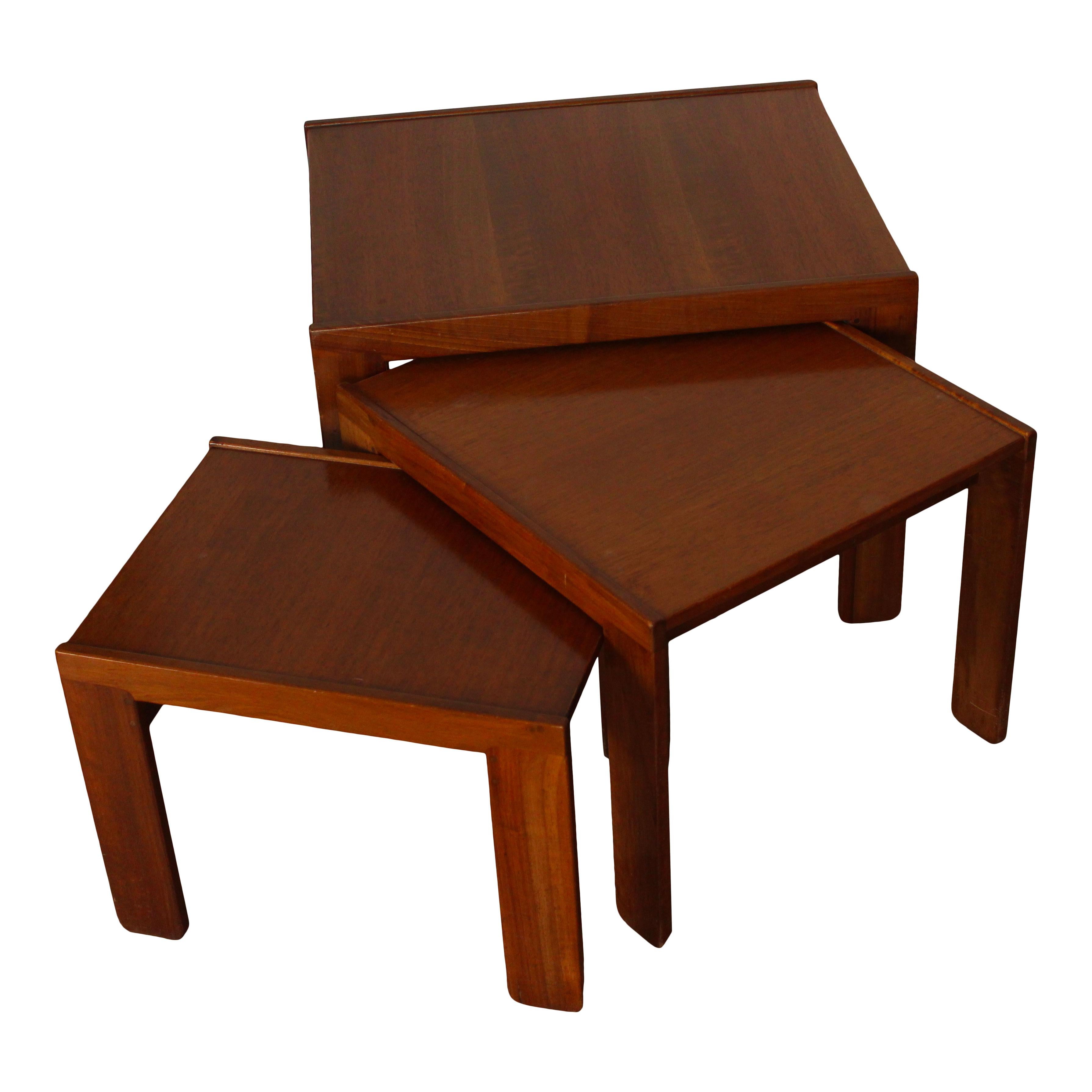 Afra & Tobia Scarpa Model 777 Walnut Nesting Coffee Tables for Cassina, 1965 For Sale 8