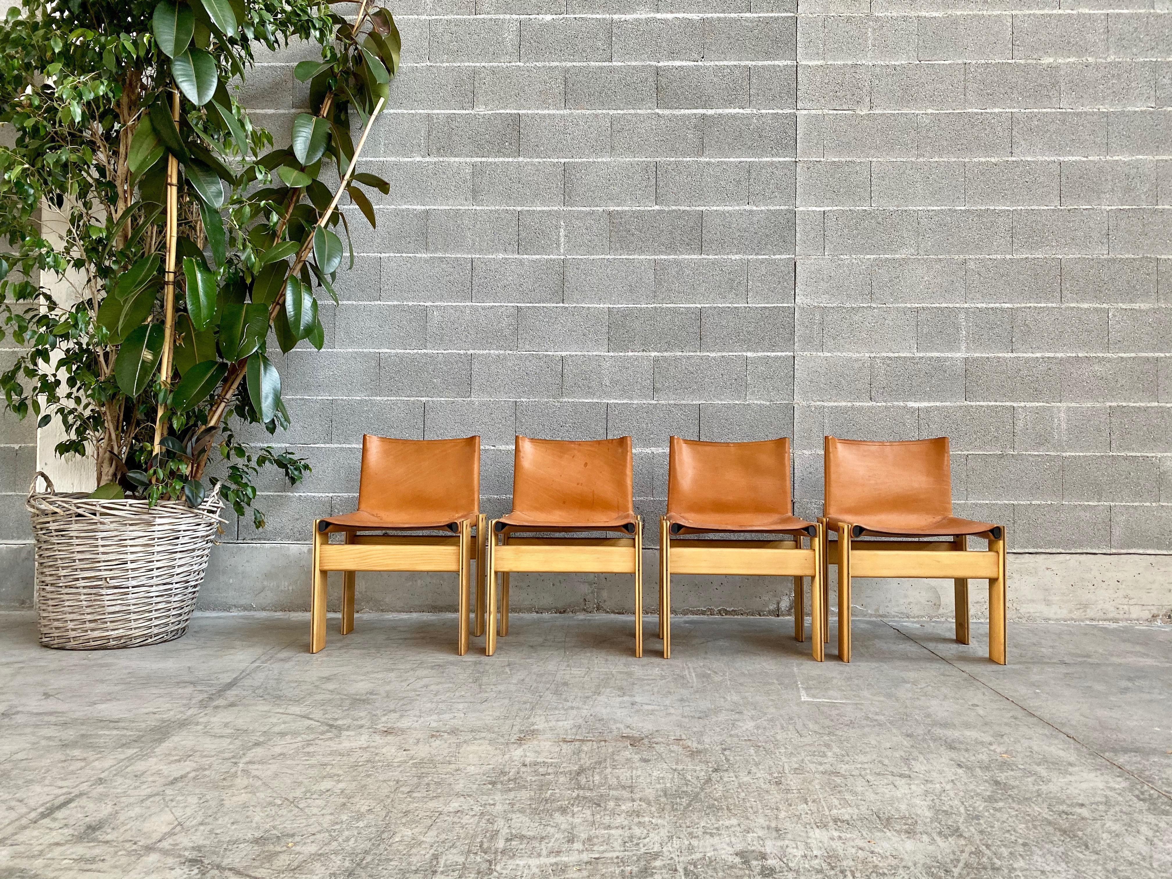 Afra & Tobia Scarpa “Monk” Dining Chairs for Molteni, 1973, Set of 4 In Good Condition In Lonigo, Veneto