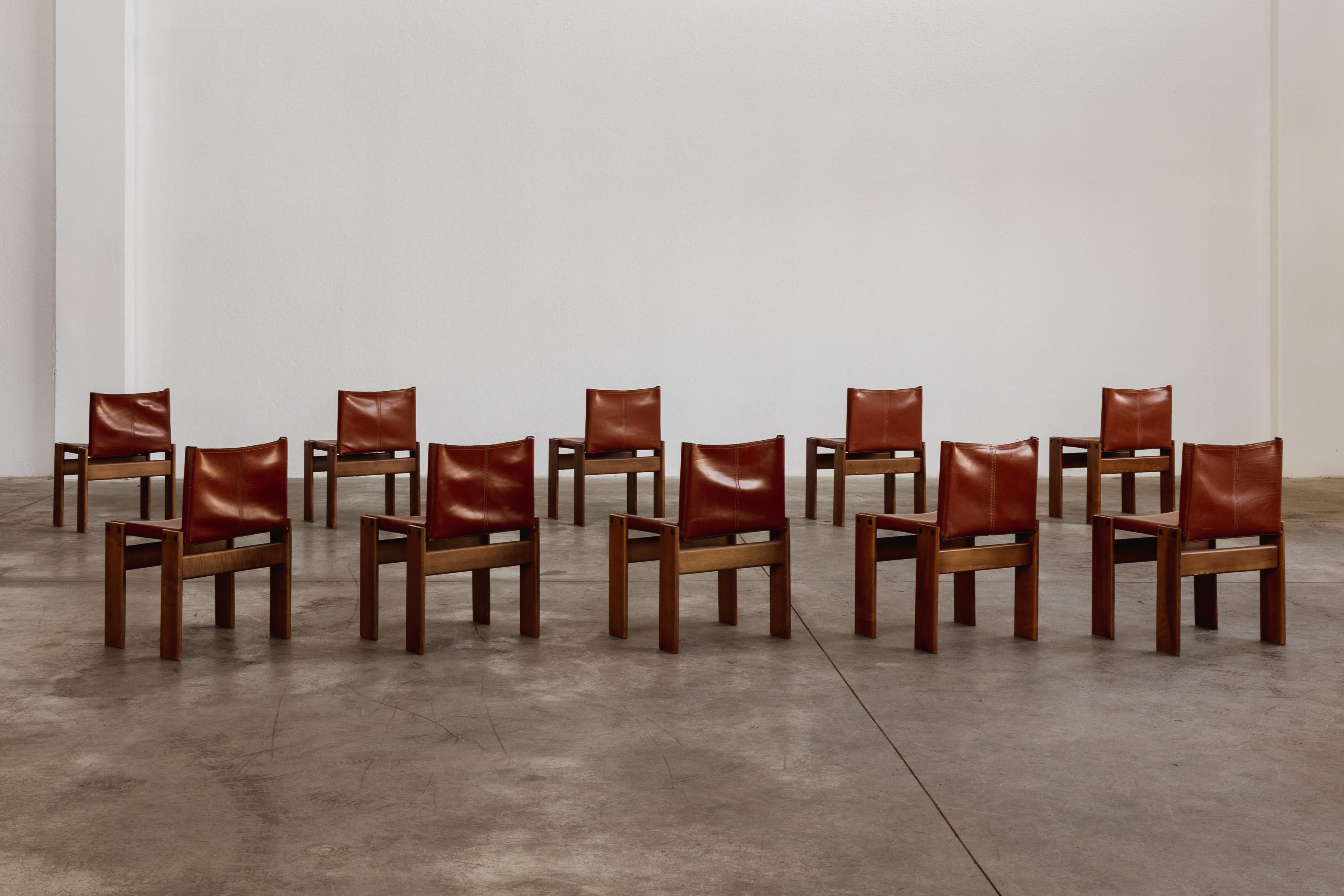 Esszimmerstühle „Monk“ von Afra & Tobia Scarpa für Molteni, 1974, 10er-Set (Moderne der Mitte des Jahrhunderts) im Angebot