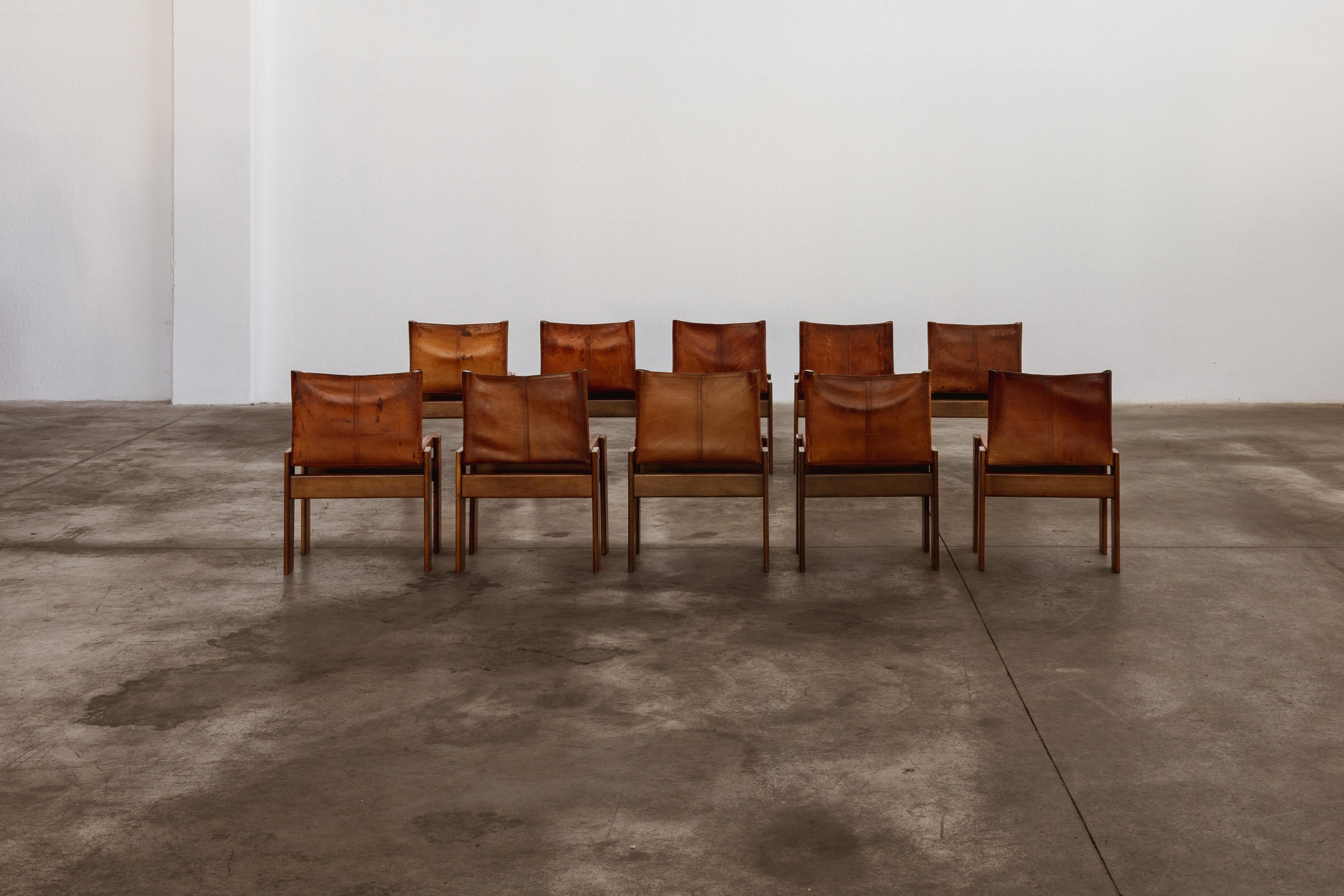 Afra & Tobia Scarpa „Monk“-Stühle für Molteni, Cognacfarbenes Leder, 1974, Set von 10 Stühlen (Ende des 20. Jahrhunderts) im Angebot