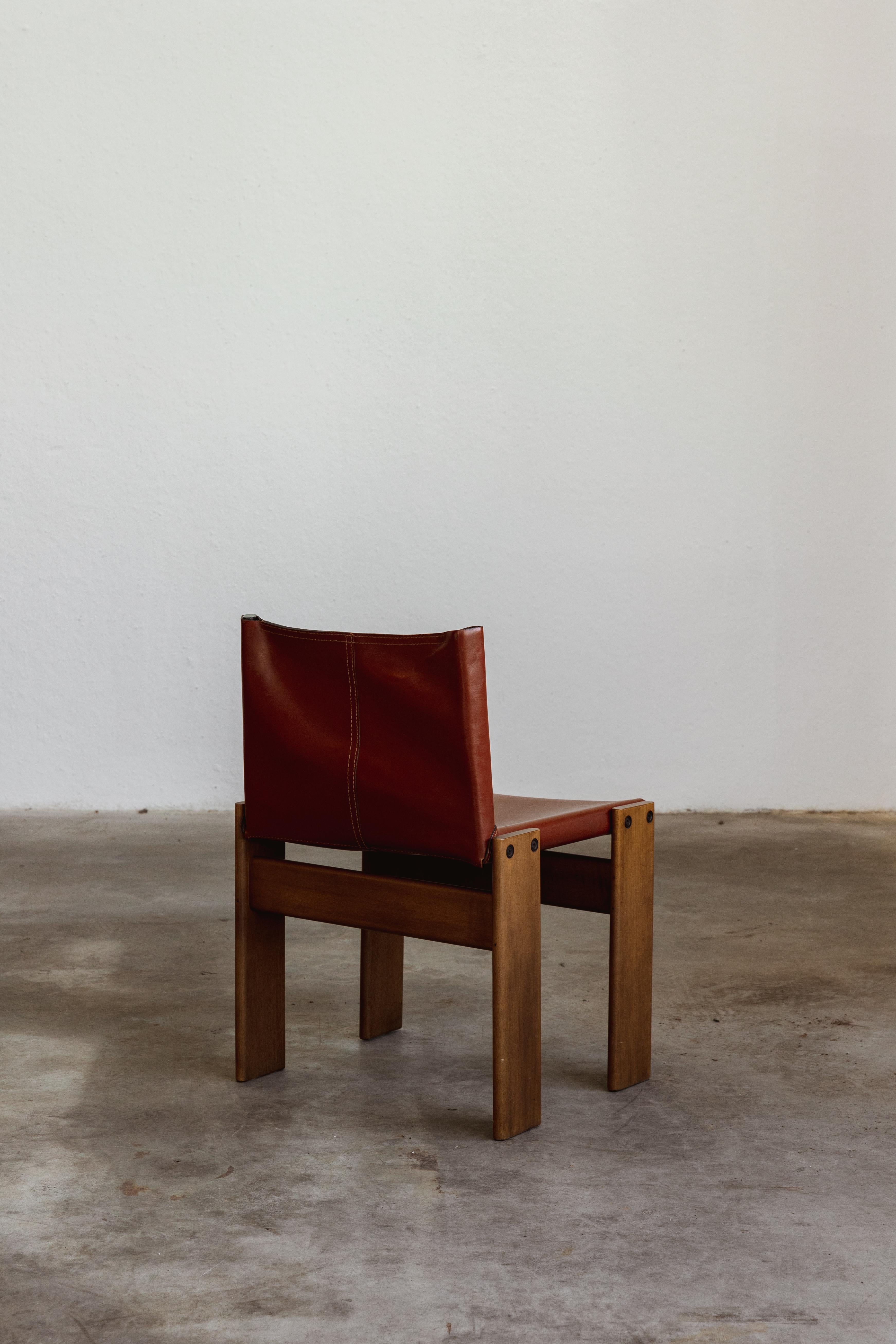 Afra & Tobia Scarpa „Monk“-Stühle für Molteni, rotes Leder, 1974, 4er-Set, Set im Angebot 10