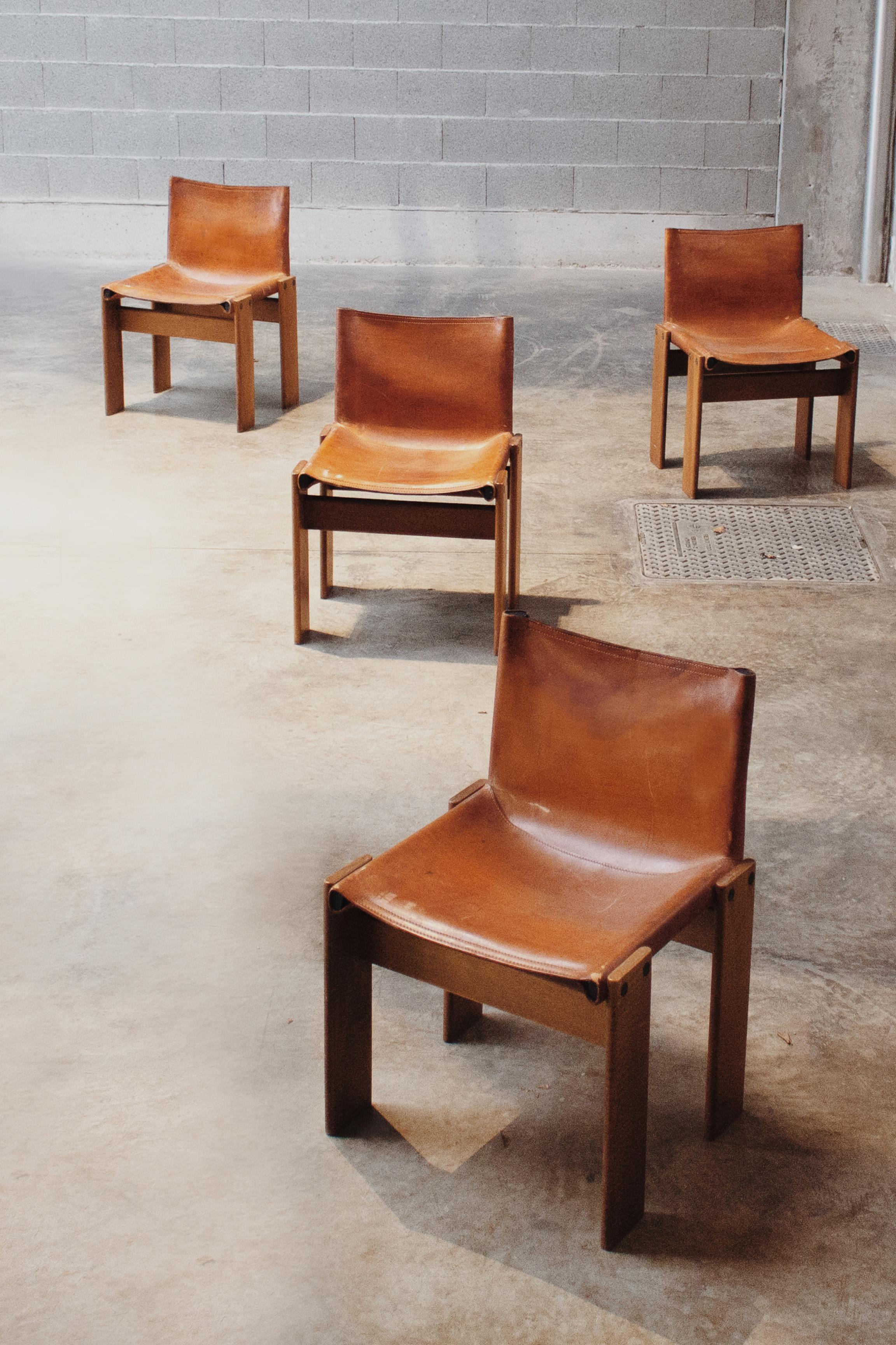 italien Chaises de salle à manger « Monk » de Afra & Tobia Scarpa pour Molteni, 1974, lot de 4 en vente