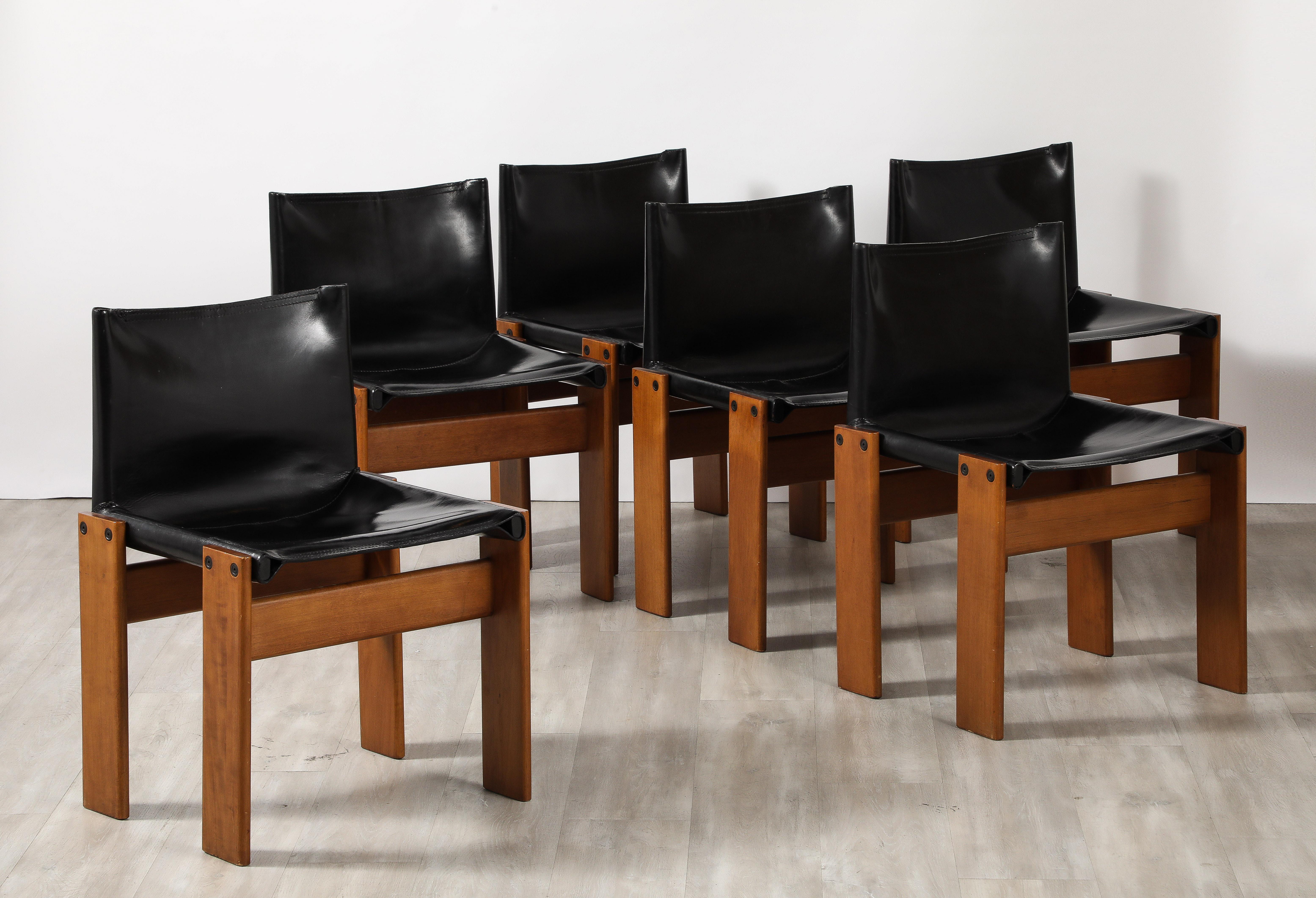 Set di sei sedie da pranzo di Afra & Tobia Scarpa 'Monk' per Molteni, 1974 in vendita 3
