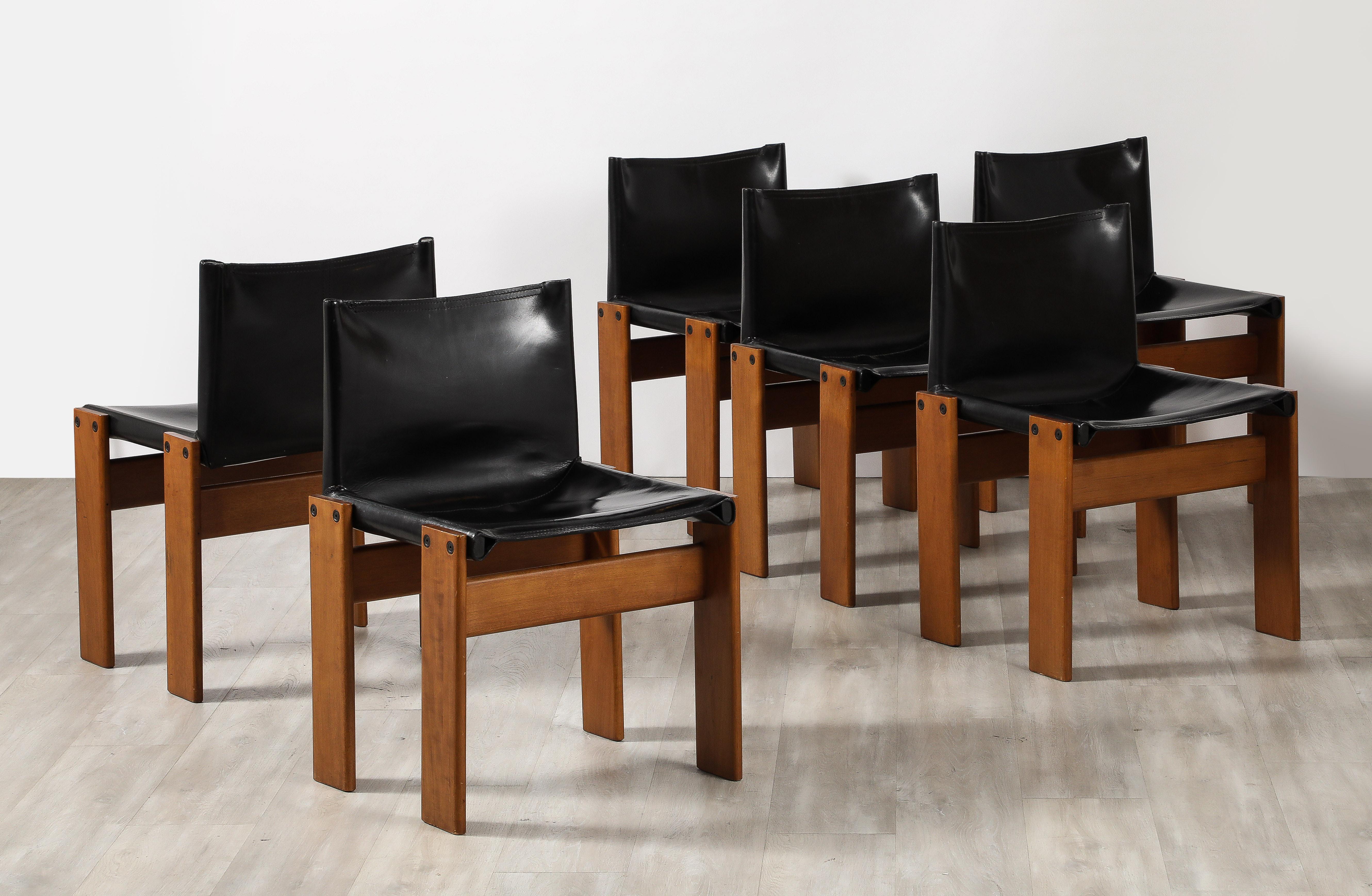 Set di sei sedie da pranzo di Afra & Tobia Scarpa 'Monk' per Molteni, 1974 in vendita 4
