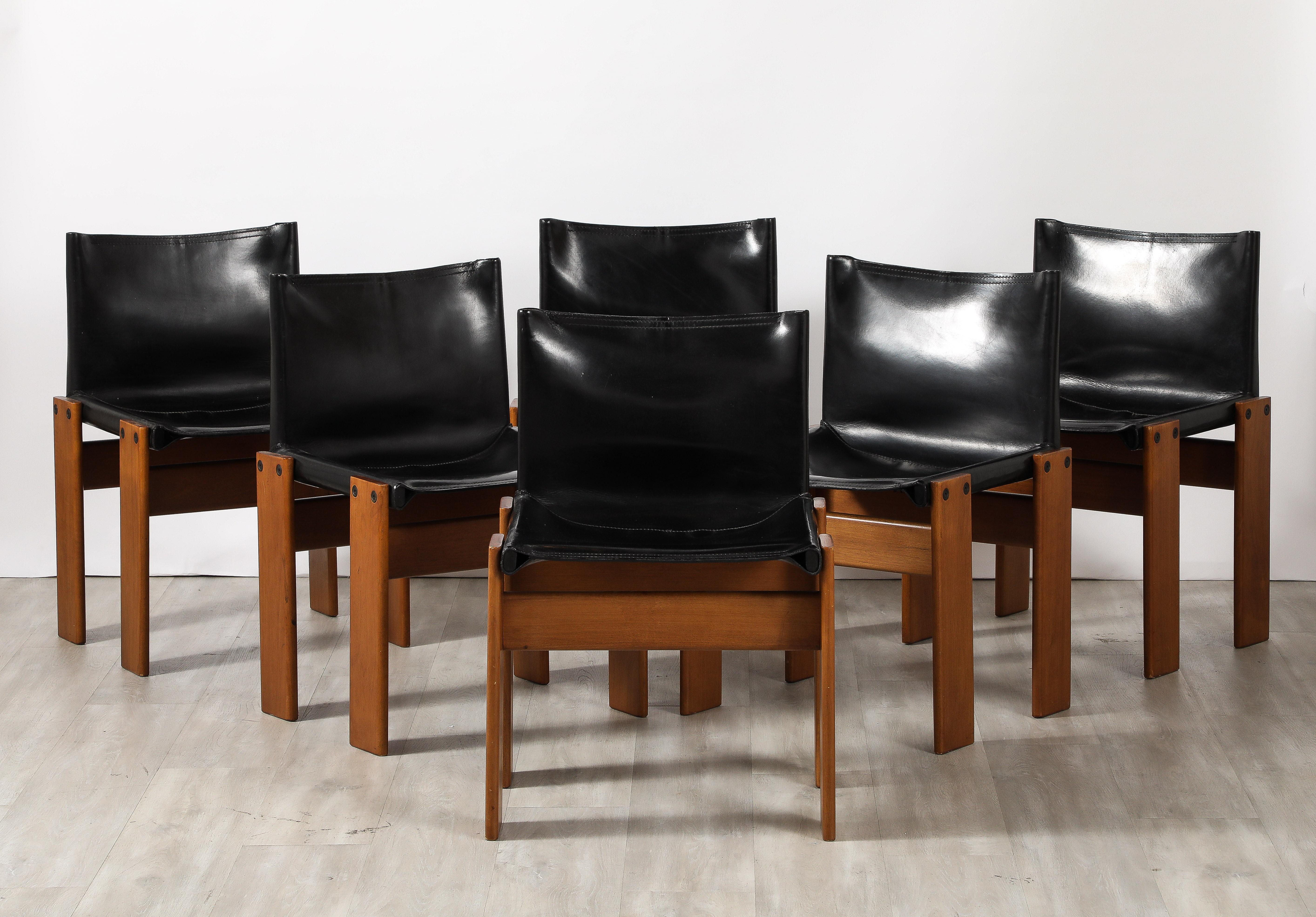 Set di sei sedie da pranzo di Afra & Tobia Scarpa 'Monk' per Molteni, 1974 in vendita 2