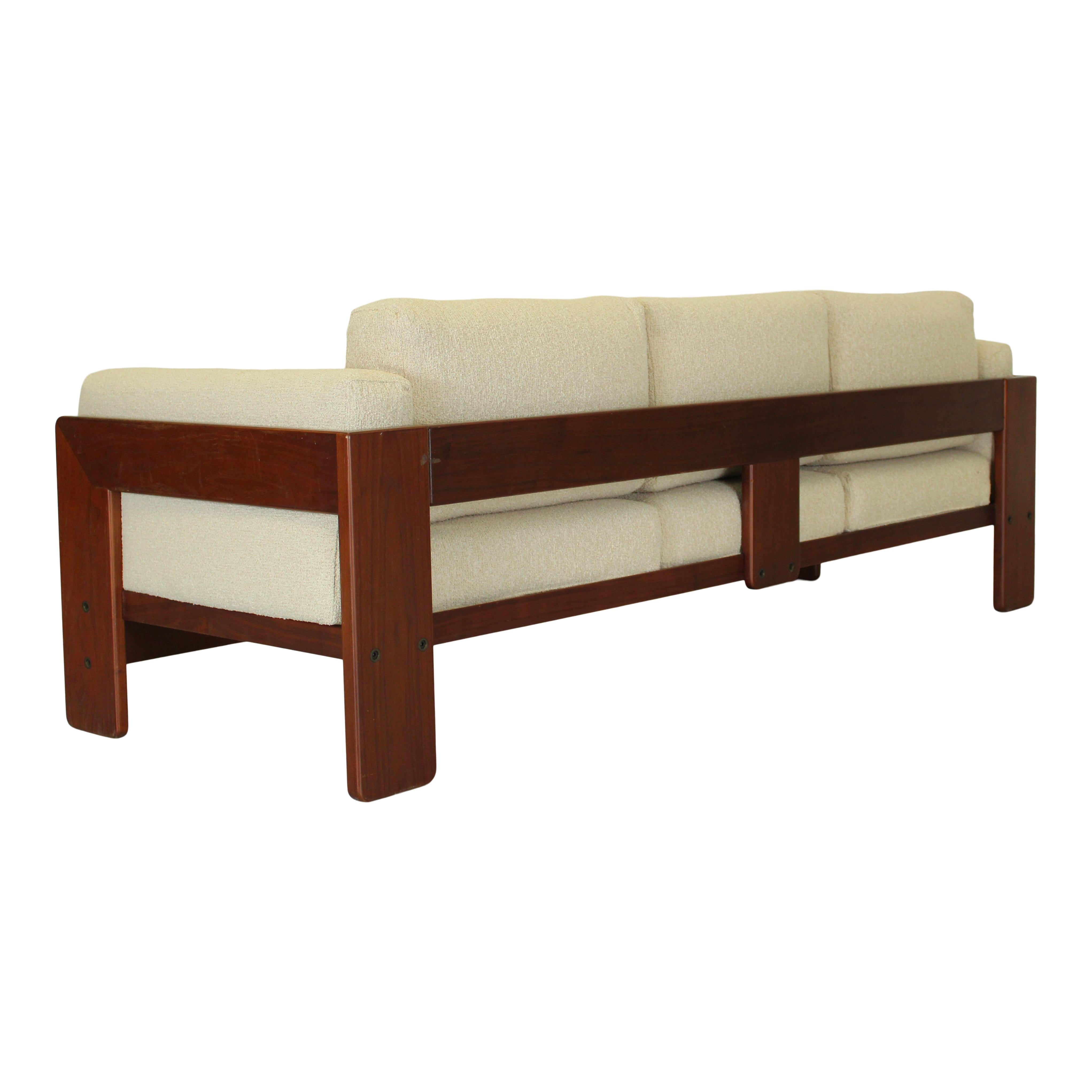 Milieu du XXe siècle Afra & Tobia Scarpa Off-White Boucle Bastiano Three Seater Sofa for Gavina, 1966 en vente