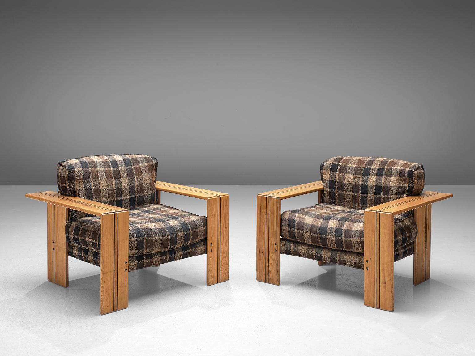 Afra & Tobia Scarpa for Maxalto, set of two 'Artona' armchairs, walnut and brown-blue checkered fabric, Italy 1975.

Pair of cubic Artona lounge chairs by Italian designer couple Afra and Tobia Scarpa. The Artona line by the Scarpa duo was in fact