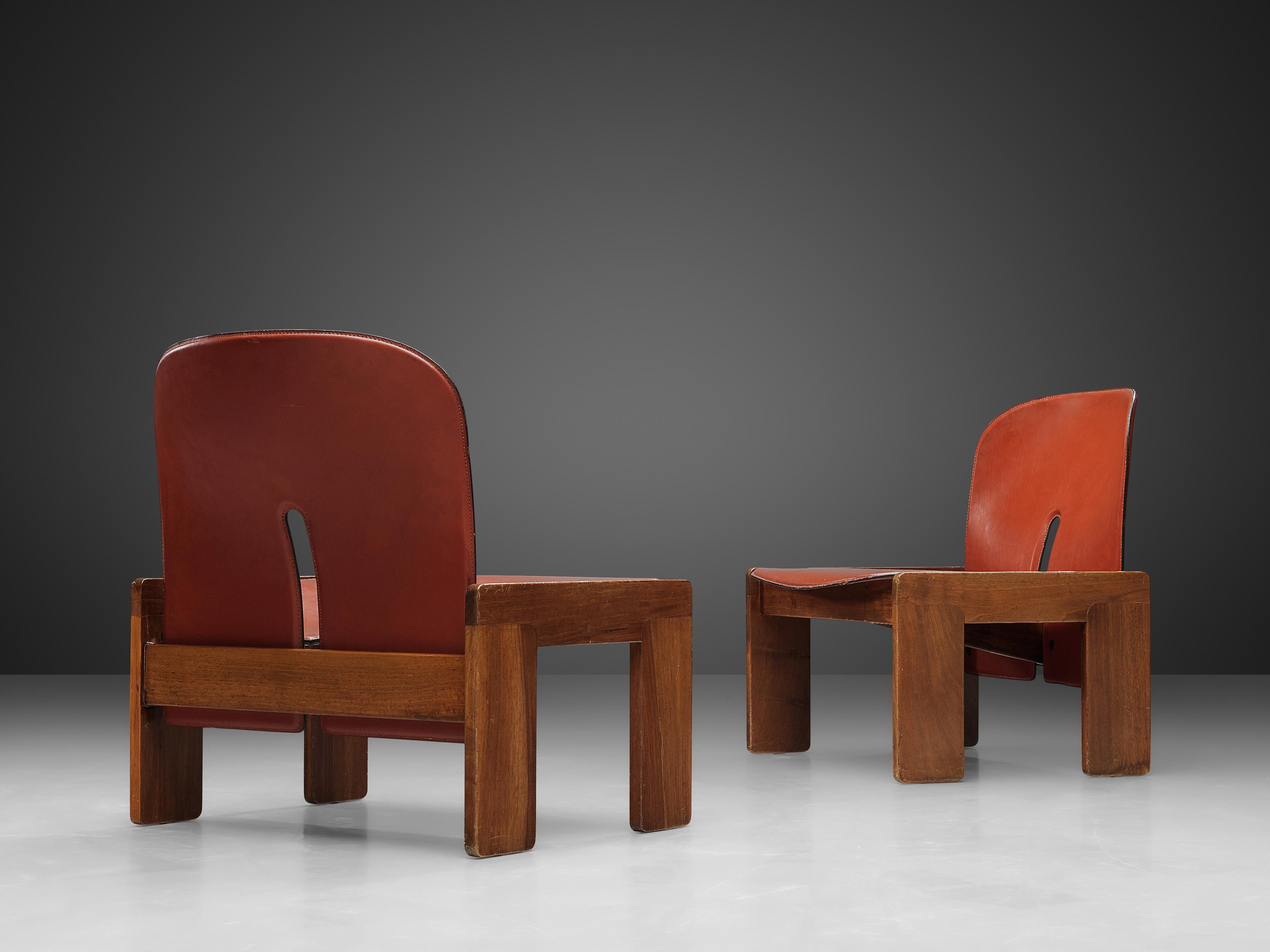 Afra & Tobia Scarpa Pair of Lounge Chairs Model '925' in Walnut and Red Leather 1