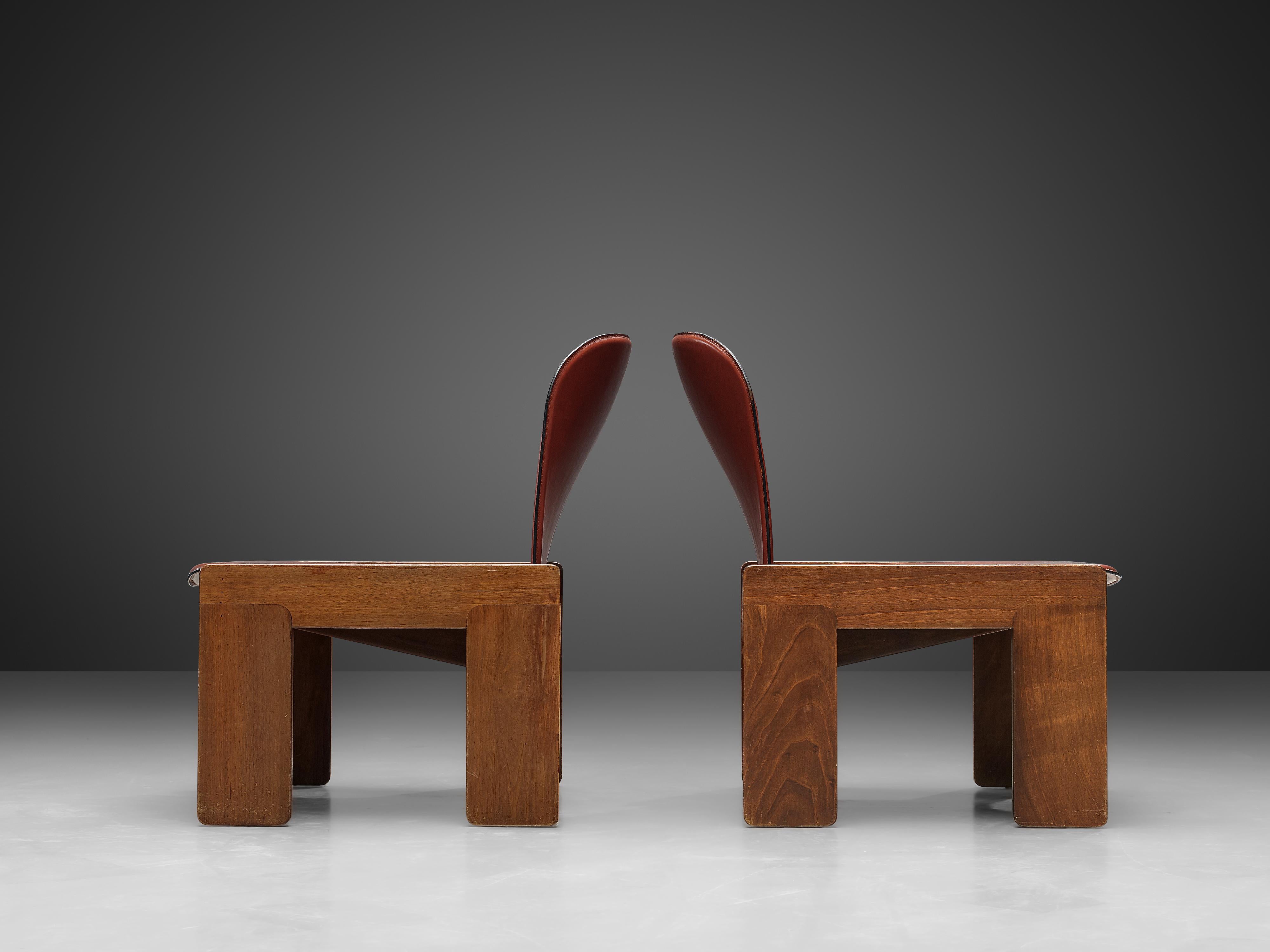 Afra & Tobia Scarpa Pair of Lounge Chairs Model '925' in Walnut and Red Leather 3