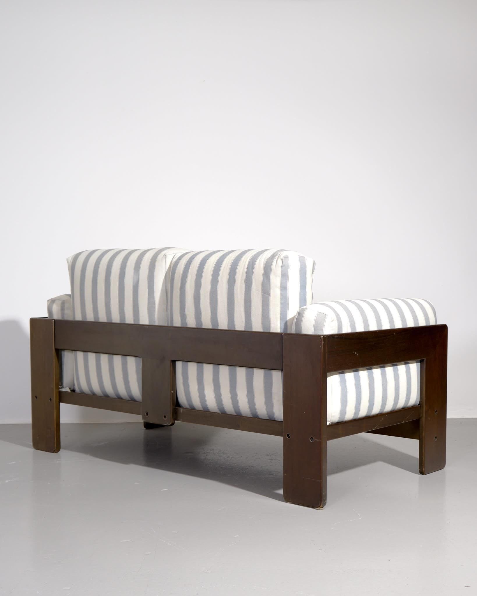 Afra & Tobia Scarpa, Pair of 'model Bastian' sofas In Excellent Condition For Sale In London, GB