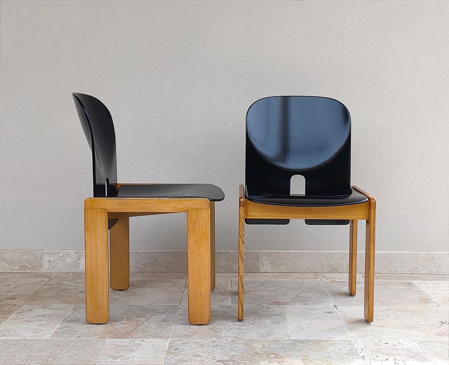 Italiano Afra & Tobia Scarpa Set di quattro sedie 121 di Cassina 1960s Italy in vendita