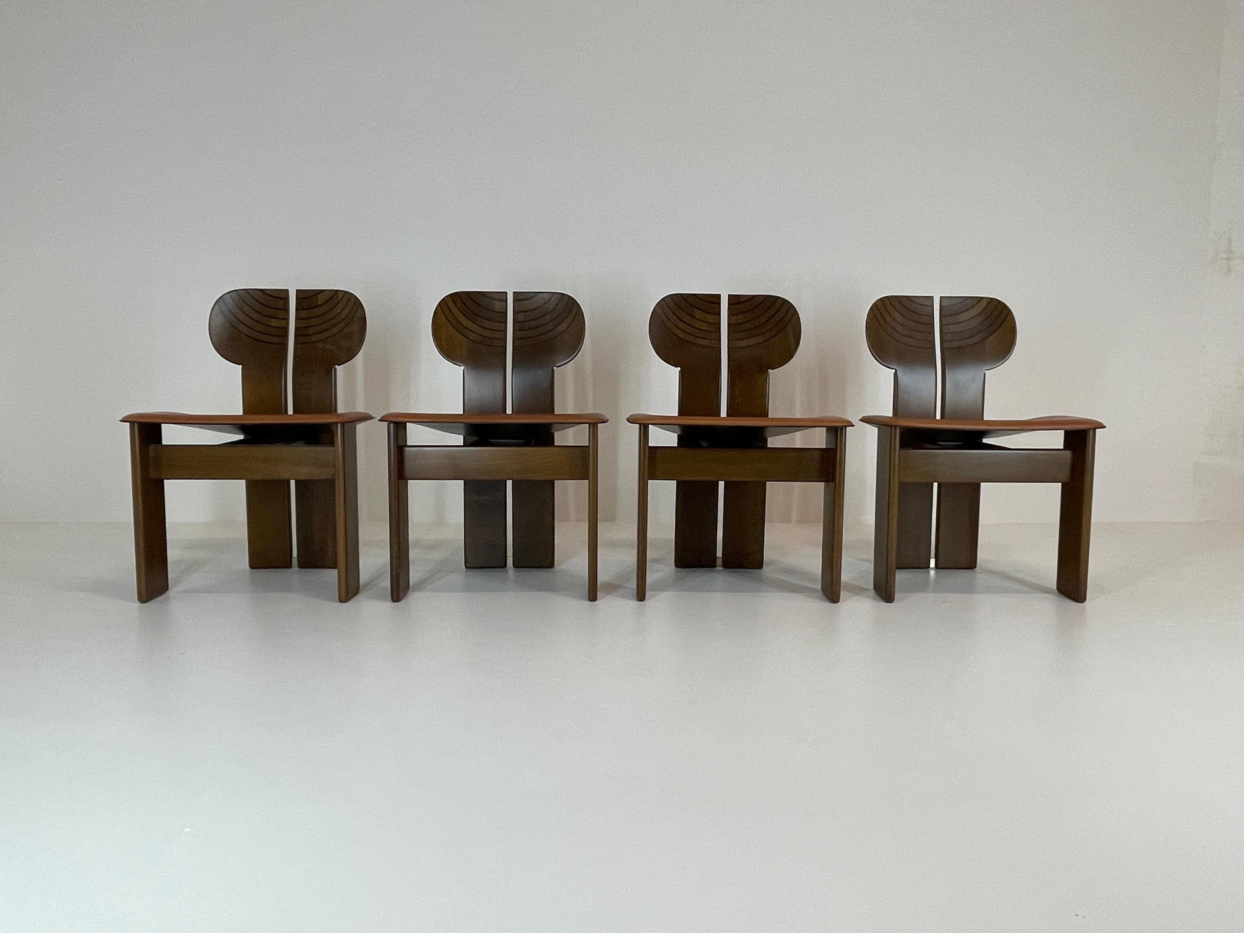 Afra & Tobia Scarpa Set of Four Africa Chairs by Maxalto Artona, Italy, 1970/80s In Excellent Condition In Catania, IT