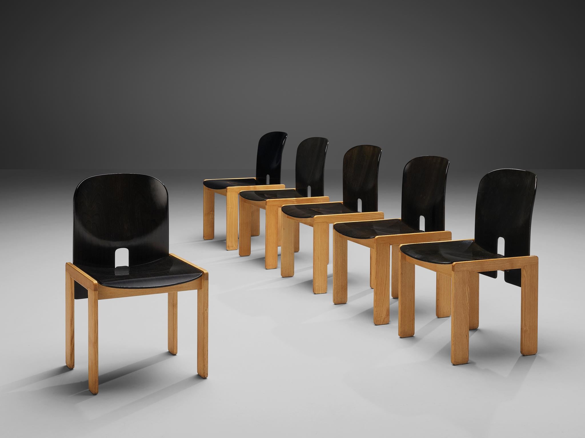 Afra and Tobia Scarpa for Cassina, set of six chairs model 121, black lacquered wood, birch, Italy, design 1965

Set of six chairs by the Italian designer couple Tobia and Afra Scarpa. These chairs have a cubic and architectural appearance. The base