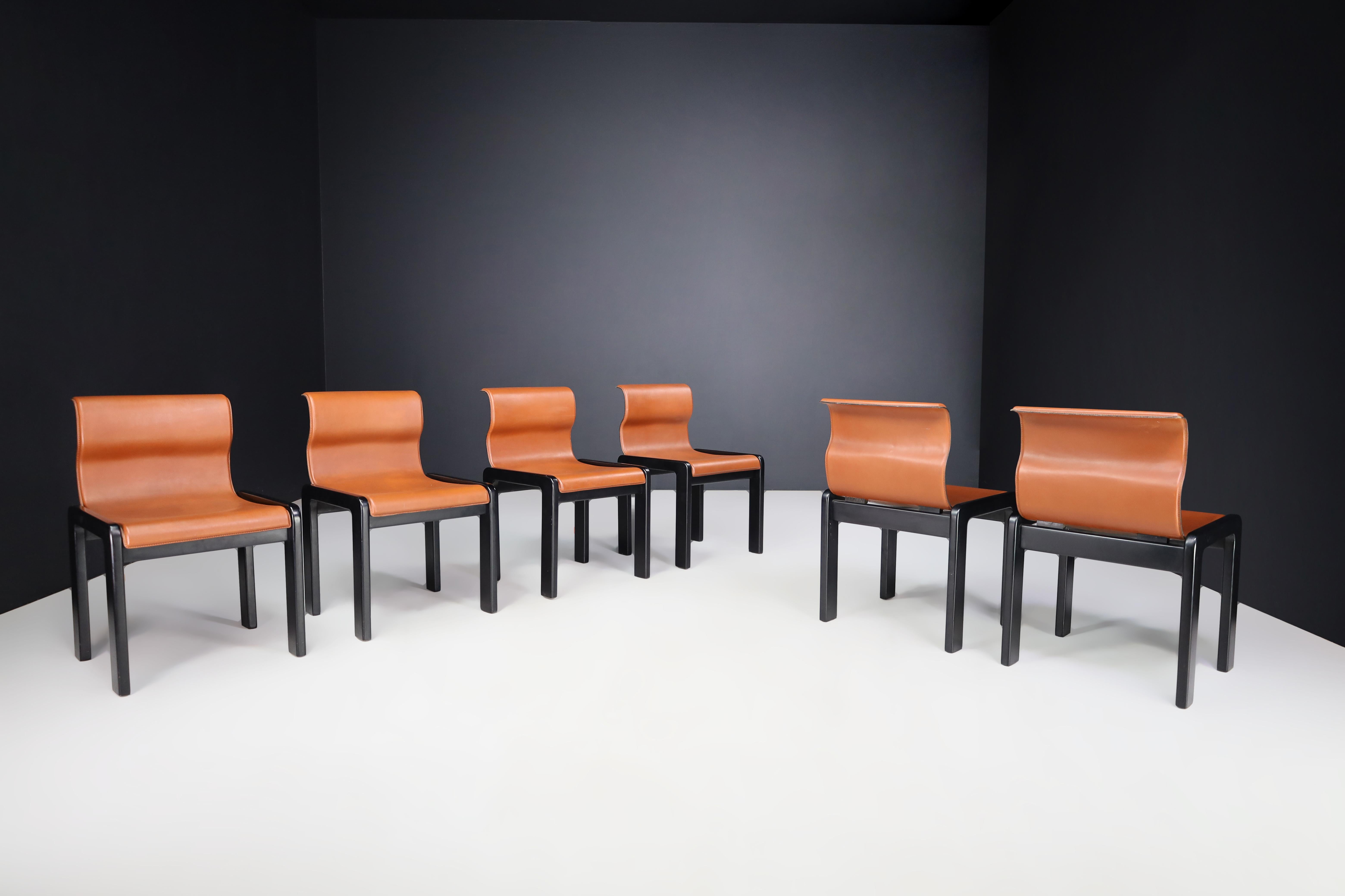 Mid-Century Modern Afra & Tobia Scarpa set of six Dining Room Chairs in Cognac Leather, Italy 1966 For Sale