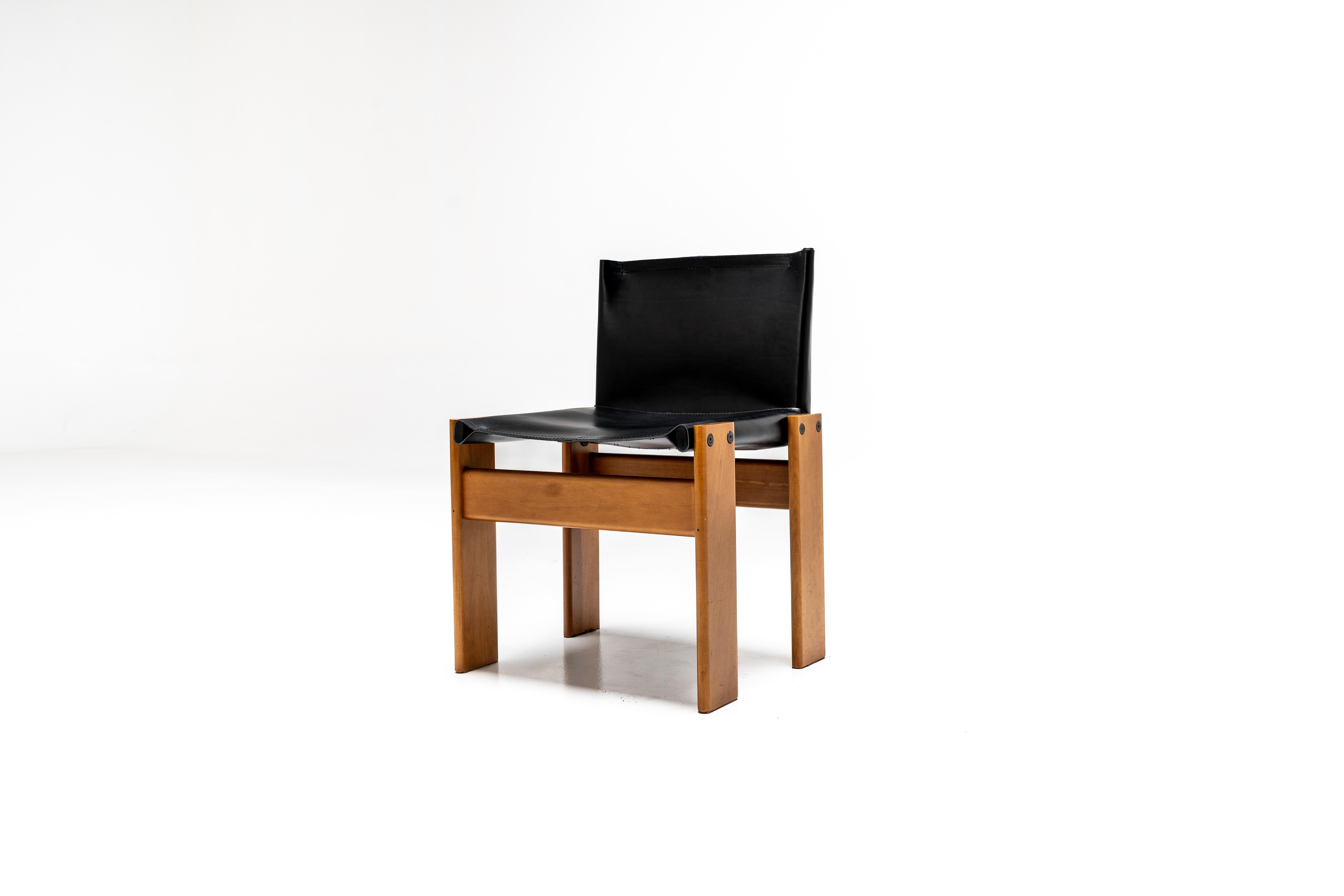 Mid-Century Modern Afra & Tobia Scarpa Ensemble de six chaises 