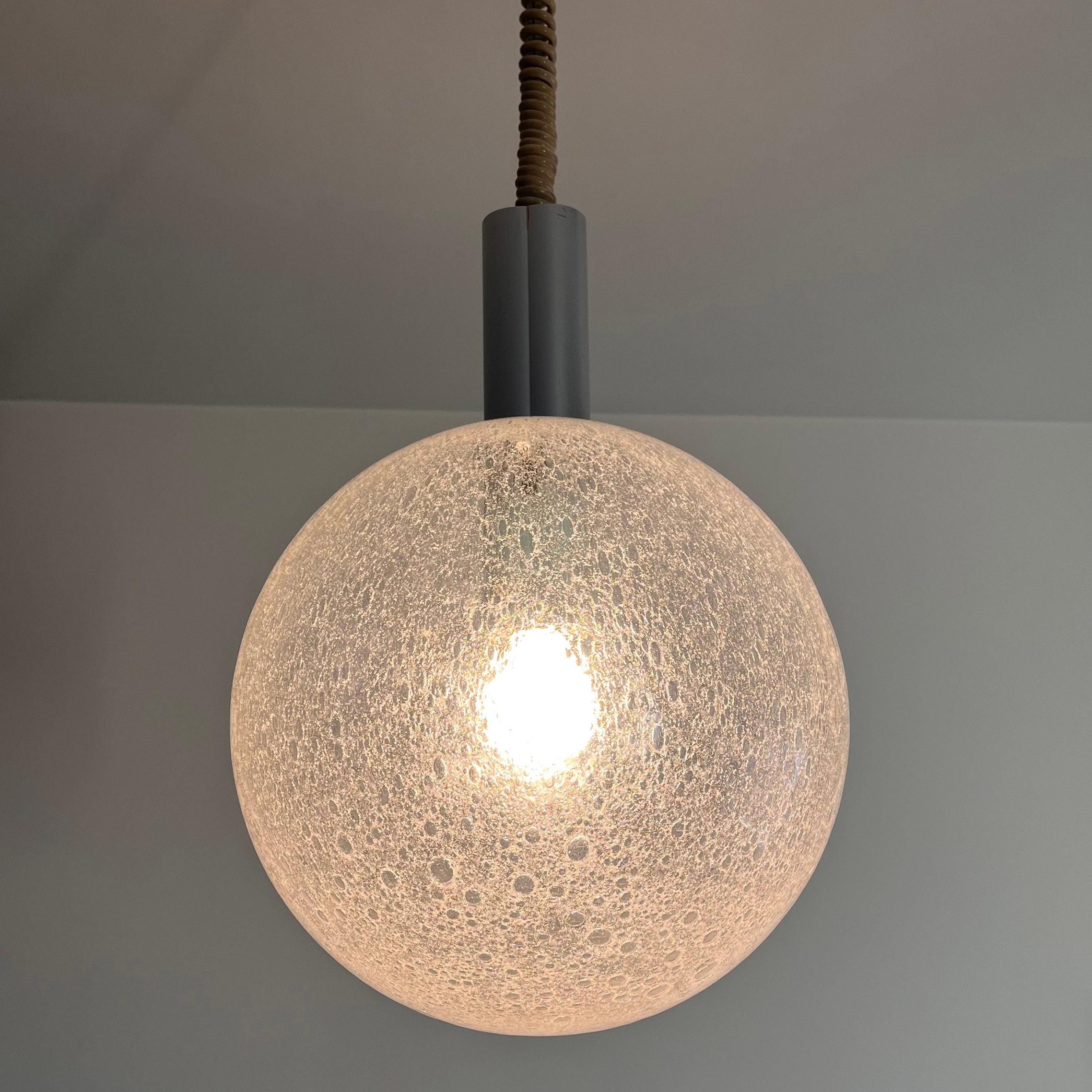 Afra & Tobia Scarpa, Sfera, A Pendant Light, Flos, 1960s In Good Condition For Sale In Paris, FR
