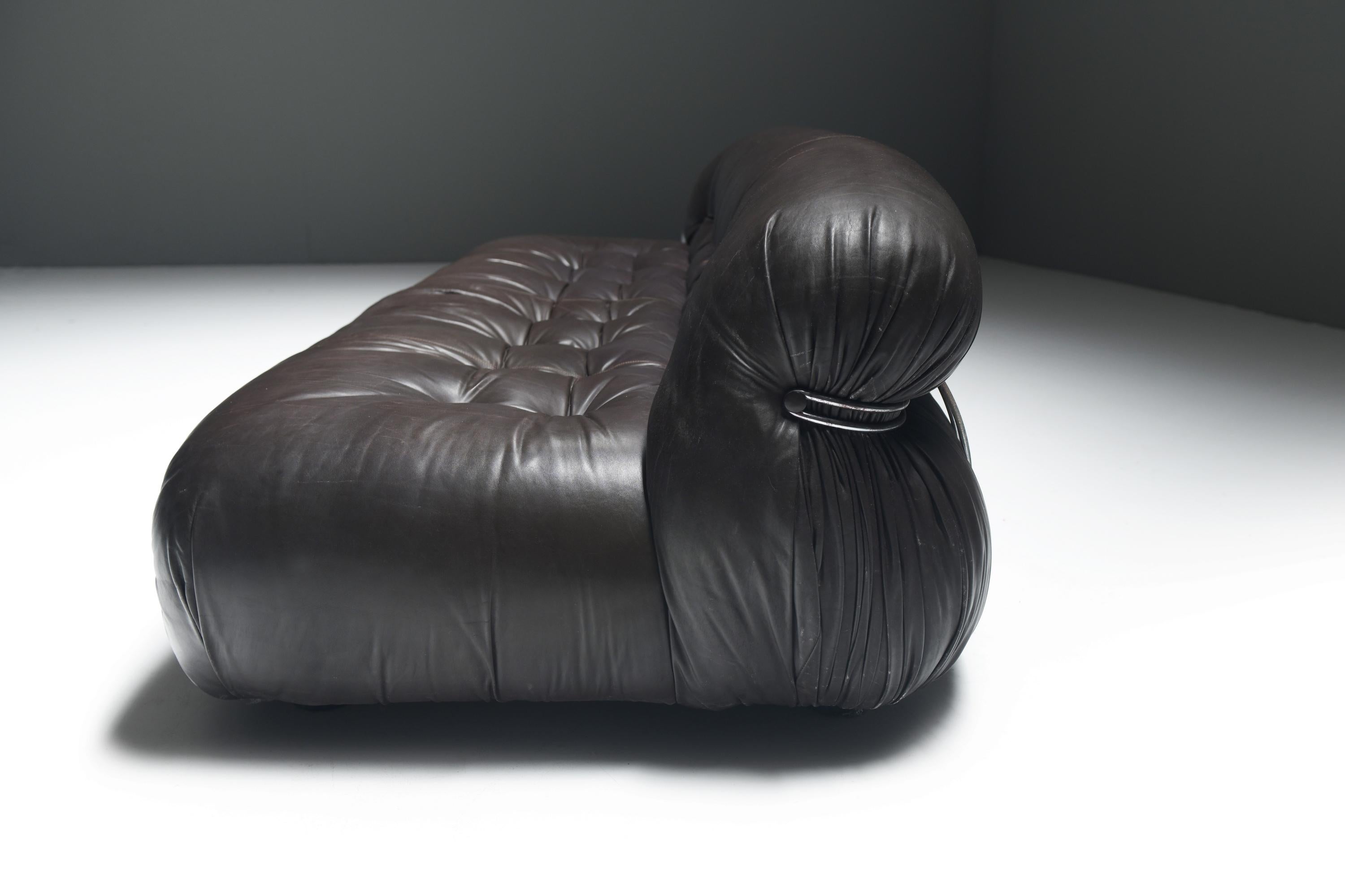 XX secolo Afra & Tobia Scarpa “Soriana” 3-Seater Sofa in Dark Chocolate Leather - Cassina. in vendita