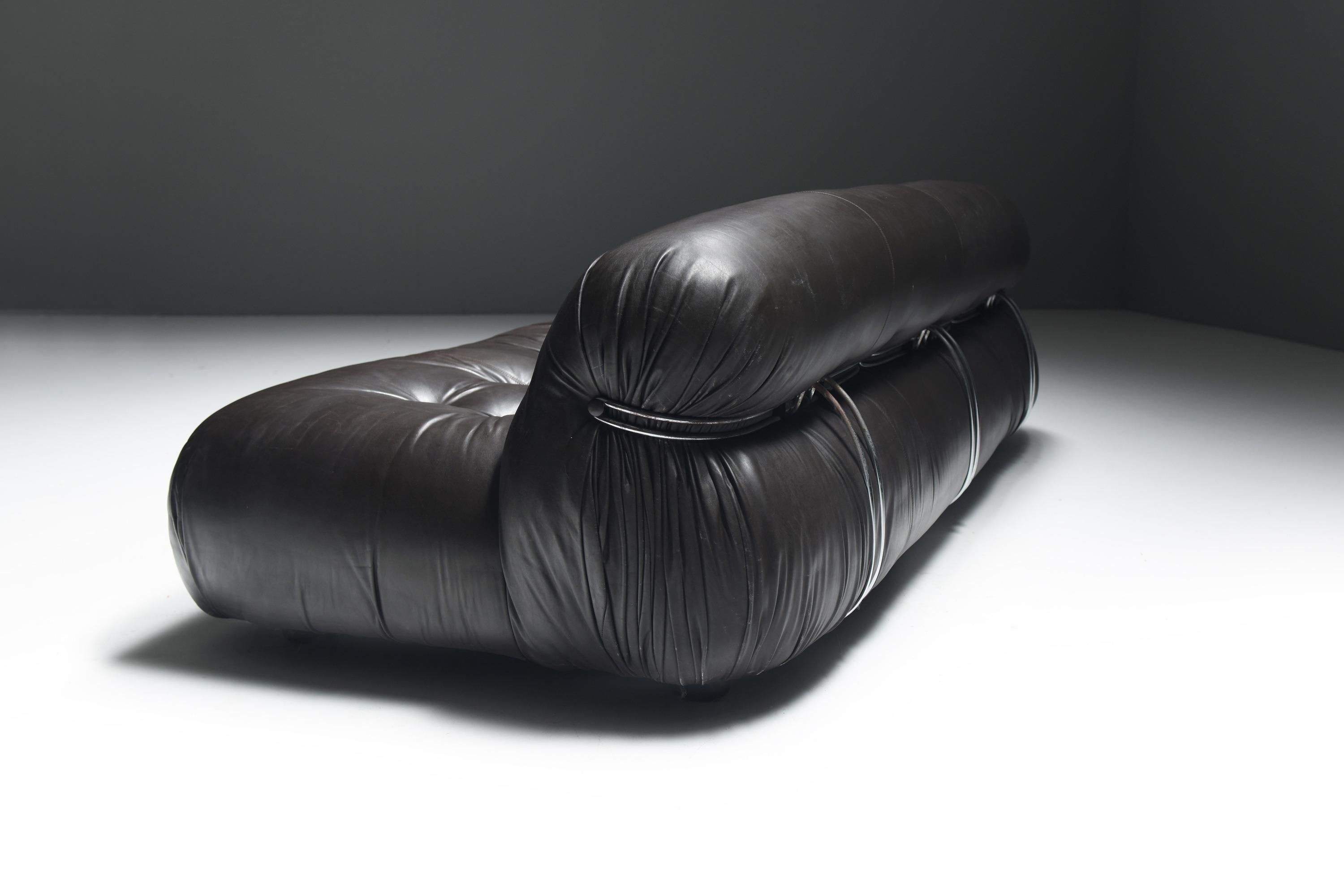 Afra & Tobia Scarpa “Soriana” 3-Seater Sofa in Dark Chocolate Leather - Cassina. in vendita 1