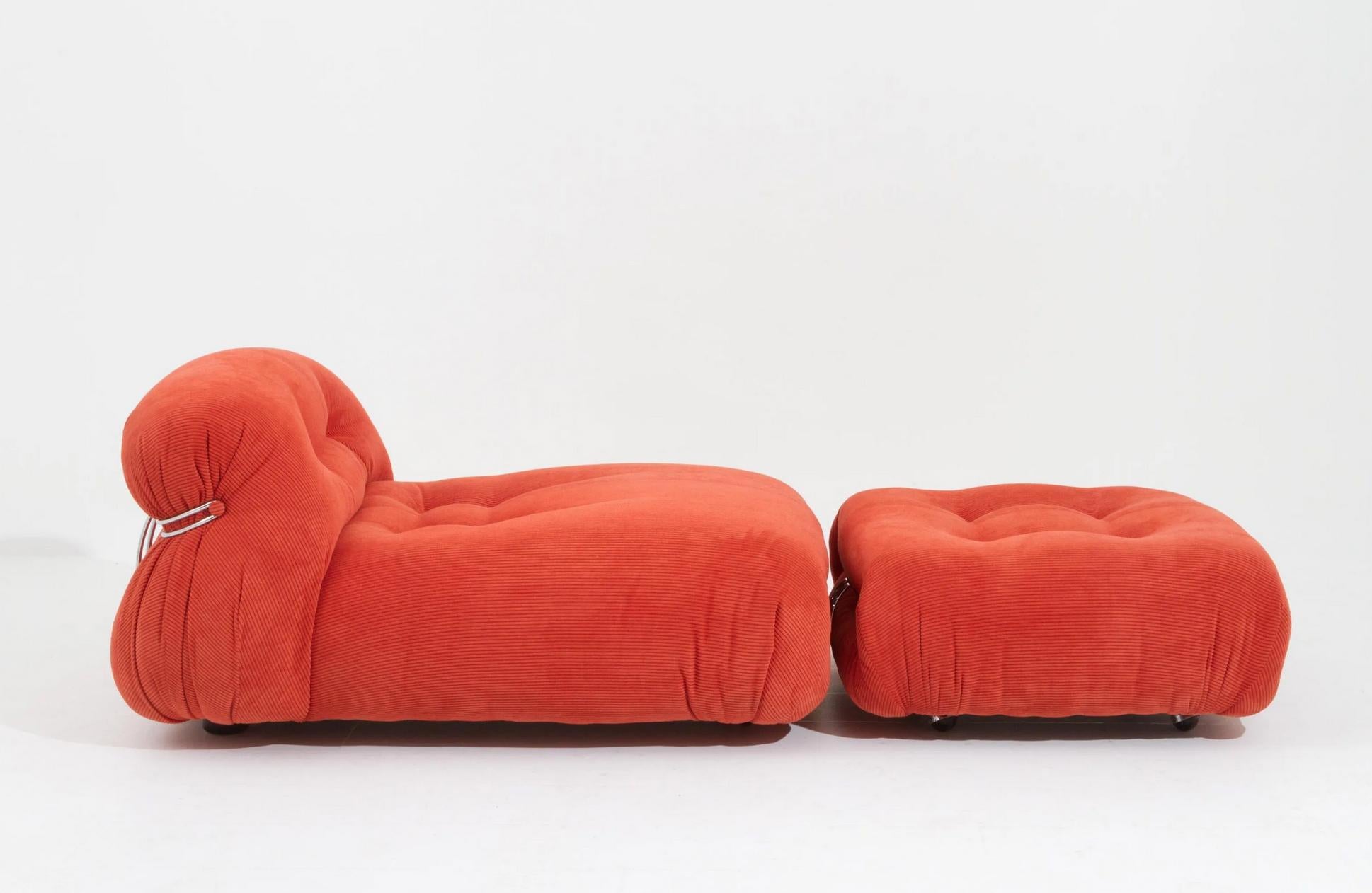 Mid-Century moderno Afra & Tobia Scarpa 'Soriana' Chaise Lounge Chair con ottomana in velluto a coste rosso