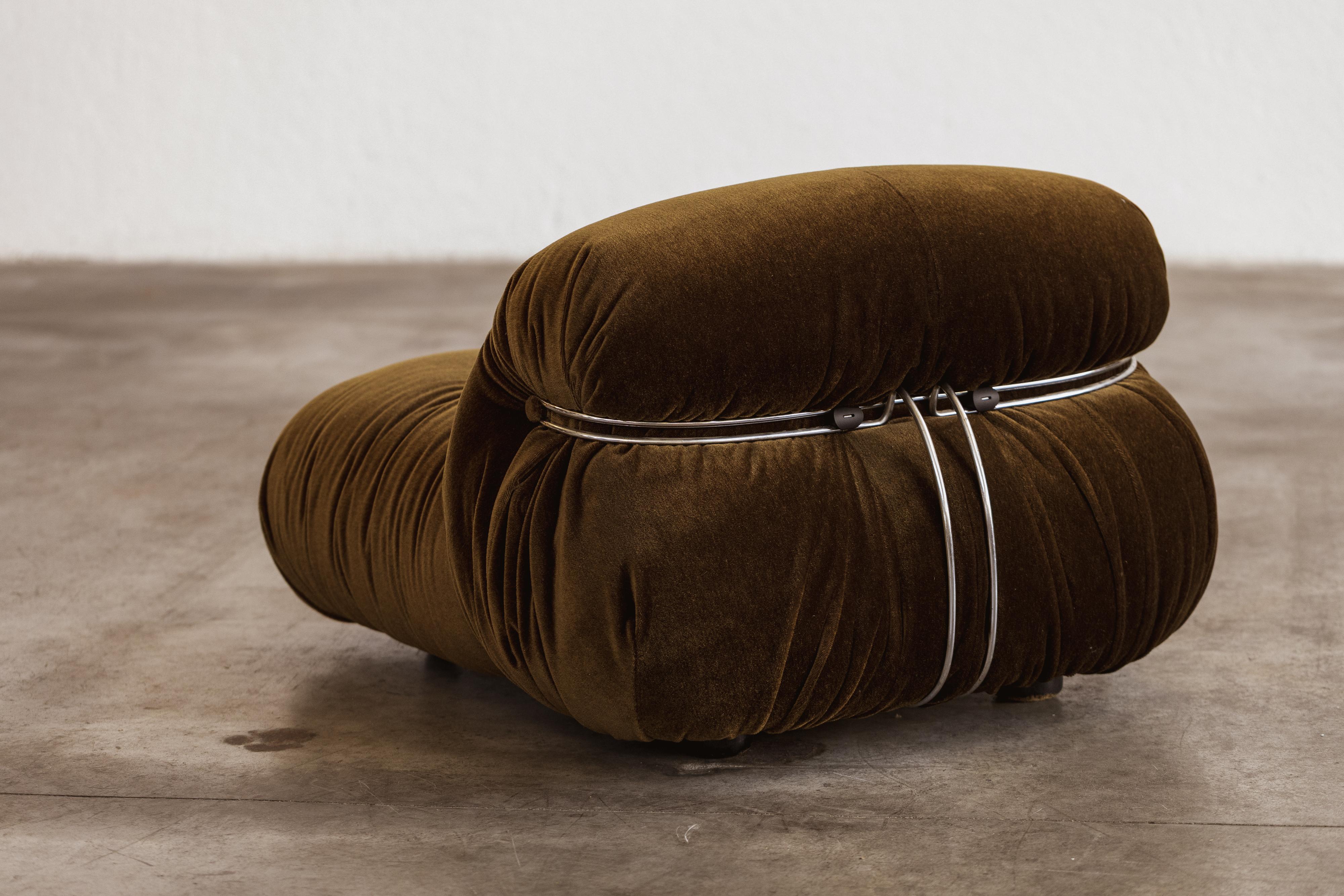 Afra & Tobia Scarpa “Soriana” Easy Chair for Cassina, Musk Green Velvet, 1969 For Sale 2