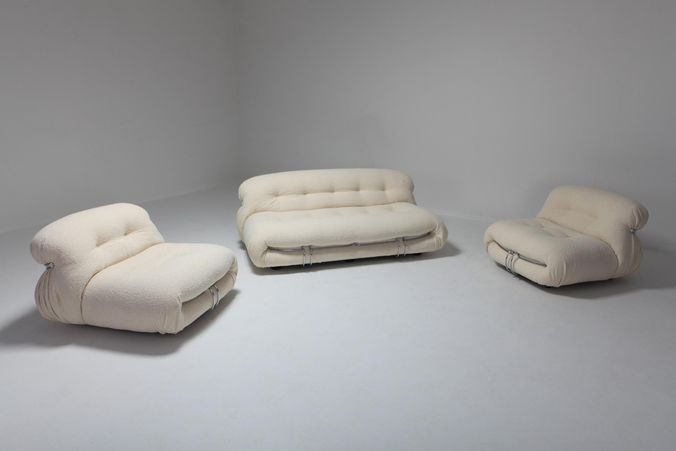 Mid-Century Modern set by Afra and Tobia Scarpa reupholstered in ivory Lelièvre Parisian bouclé wool.
Manufactured by Cassina in the 1970s, the Soriana collection was meant to express beauty and comfort by using a whole bundle of fabric held by a