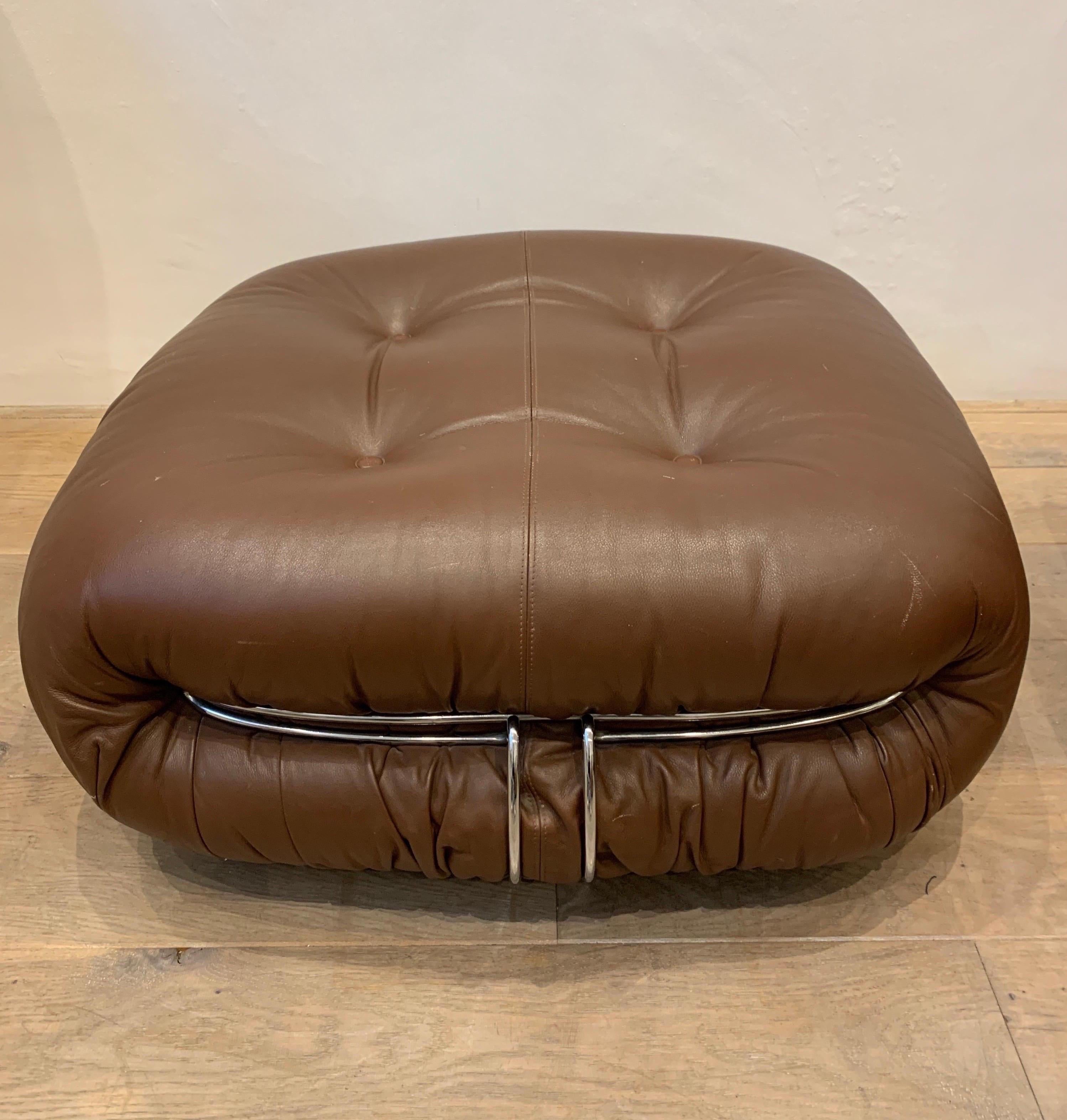  Lounge Chair with Ottoman in maroon leather, 1969 by Afra & Tobia Scarpa. For Sale 2