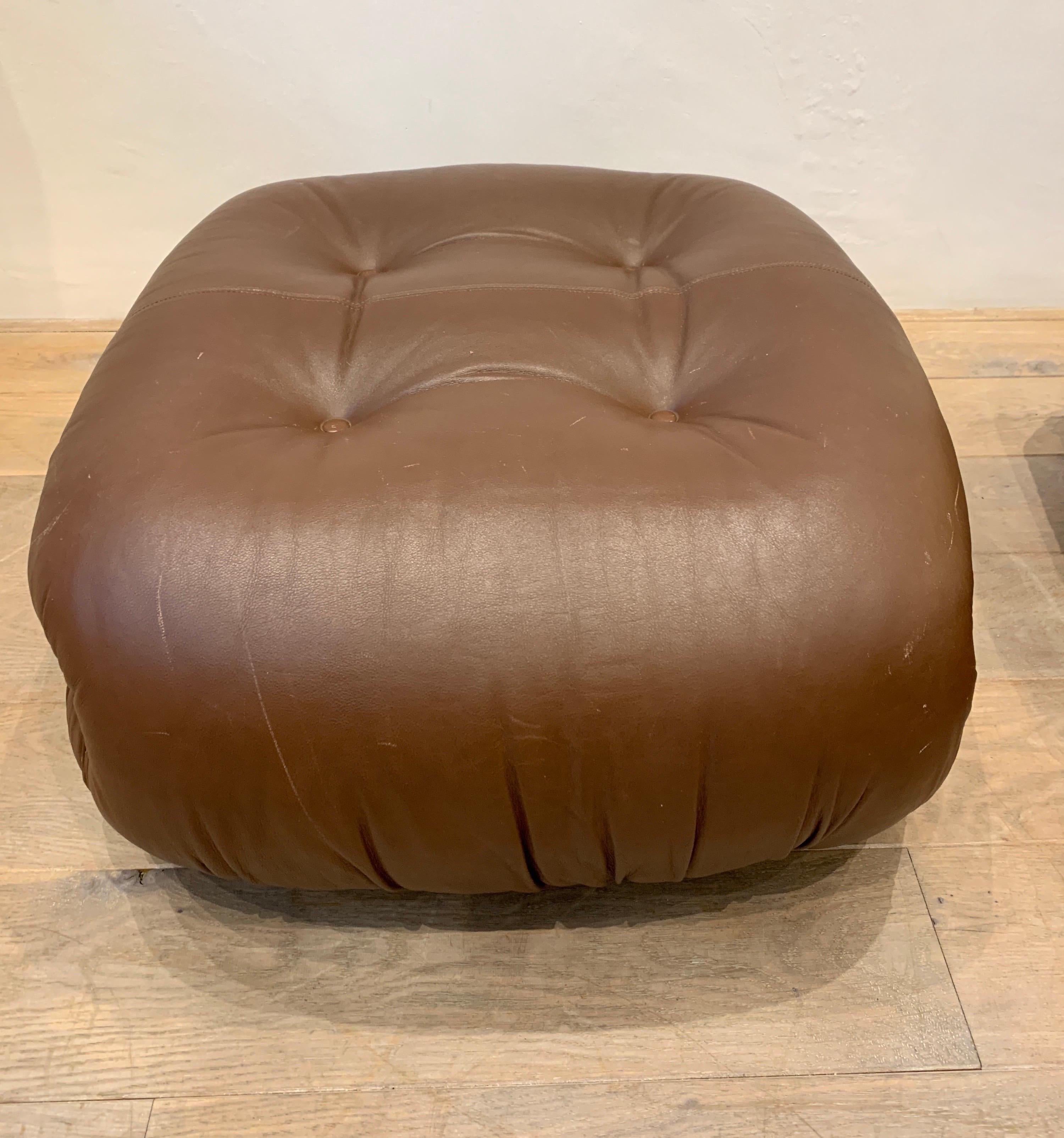  Fauteuil de salon avec pouf en cuir marron, 1969 par Afra & Tobia Scarpa. en vente 4