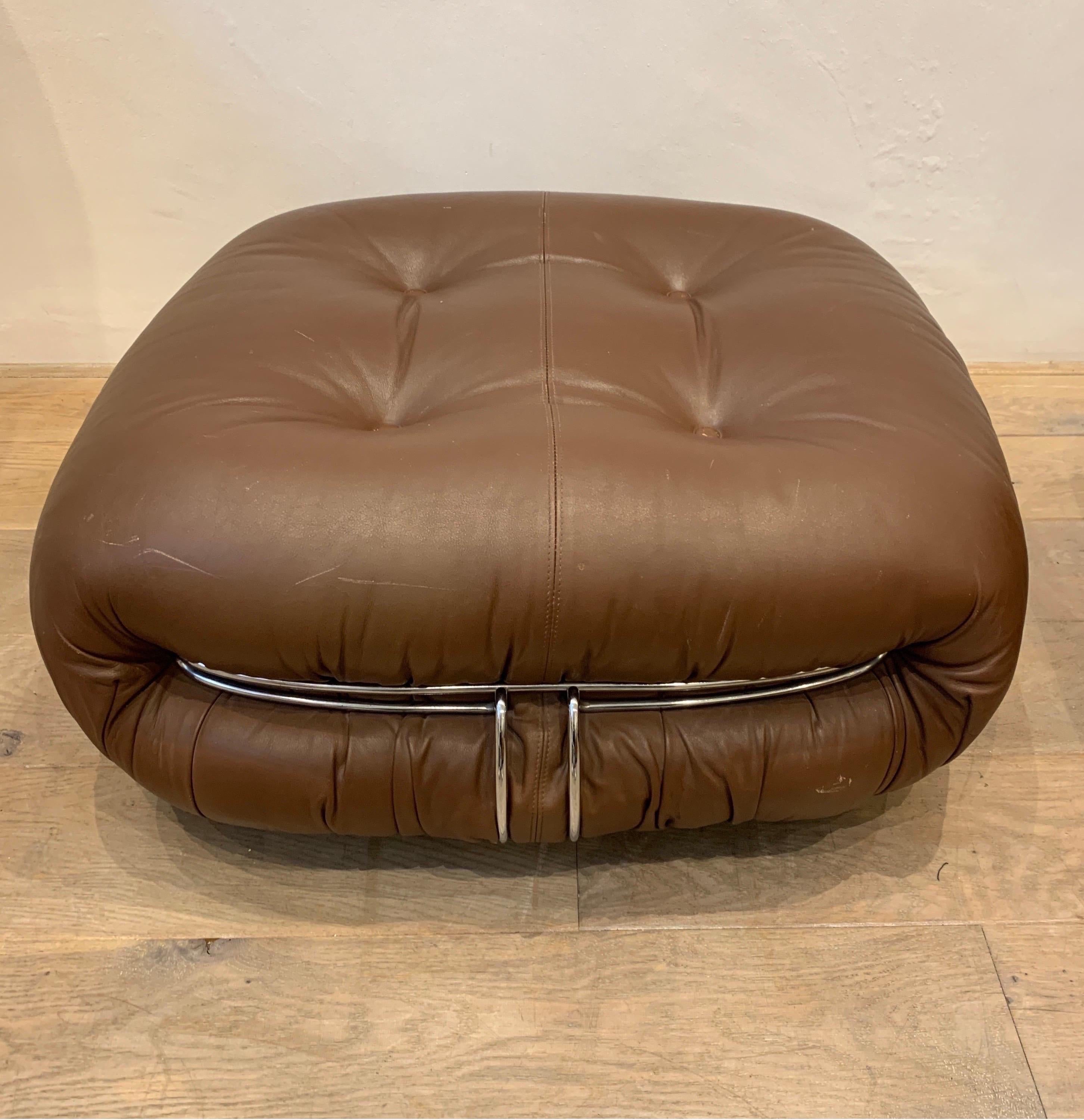  Lounge Chair with Ottoman in maroon leather, 1969 by Afra & Tobia Scarpa. For Sale 4