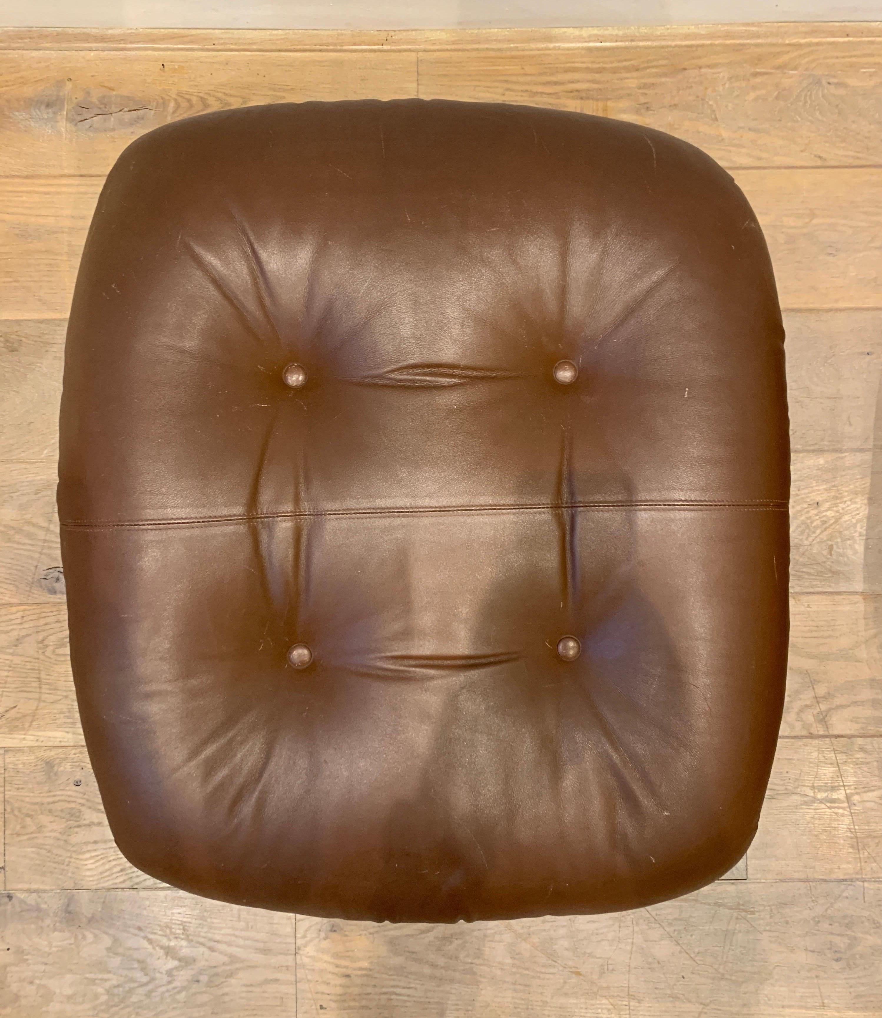  Lounge Chair with Ottoman in maroon leather, 1969 by Afra & Tobia Scarpa. For Sale 6