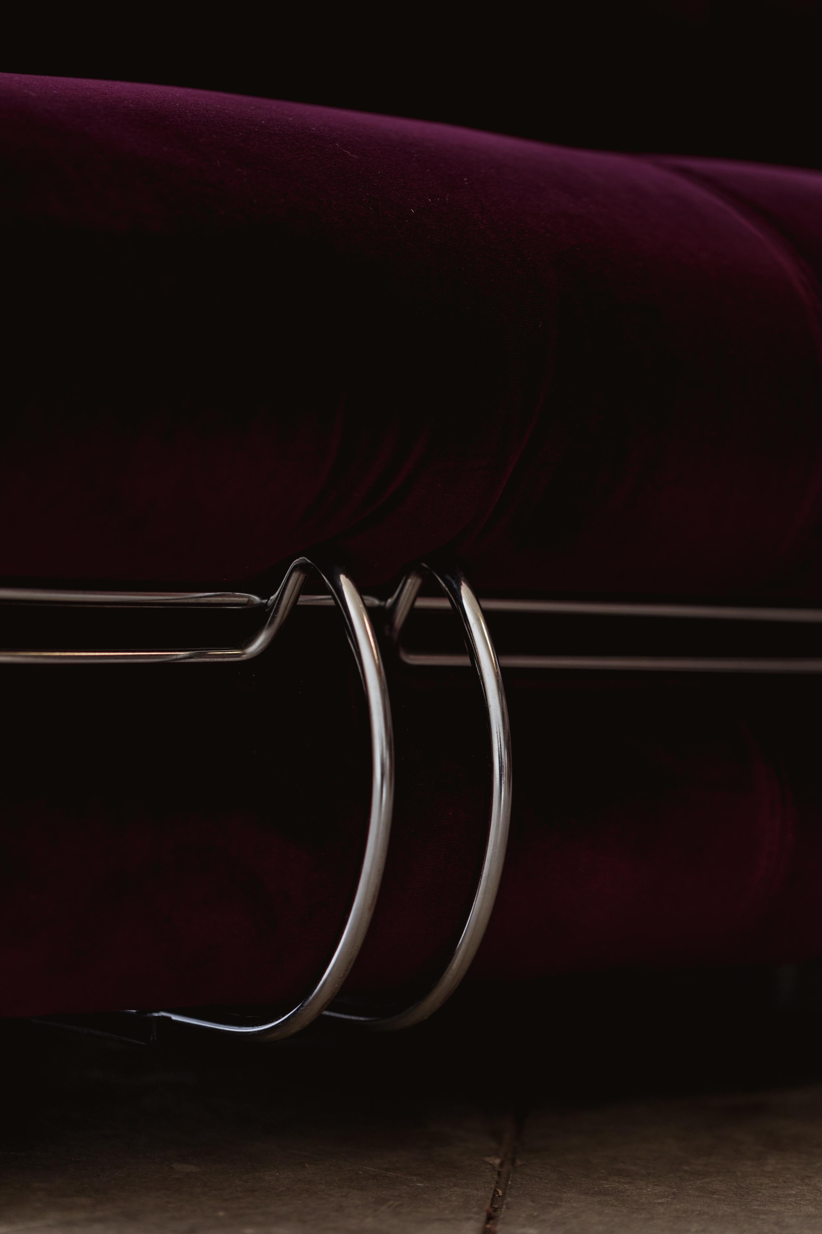 Afra & Tobia Scarpa “Soriana” Lounge Chair for Cassina, Burgundy Velvet, 1969 For Sale 12