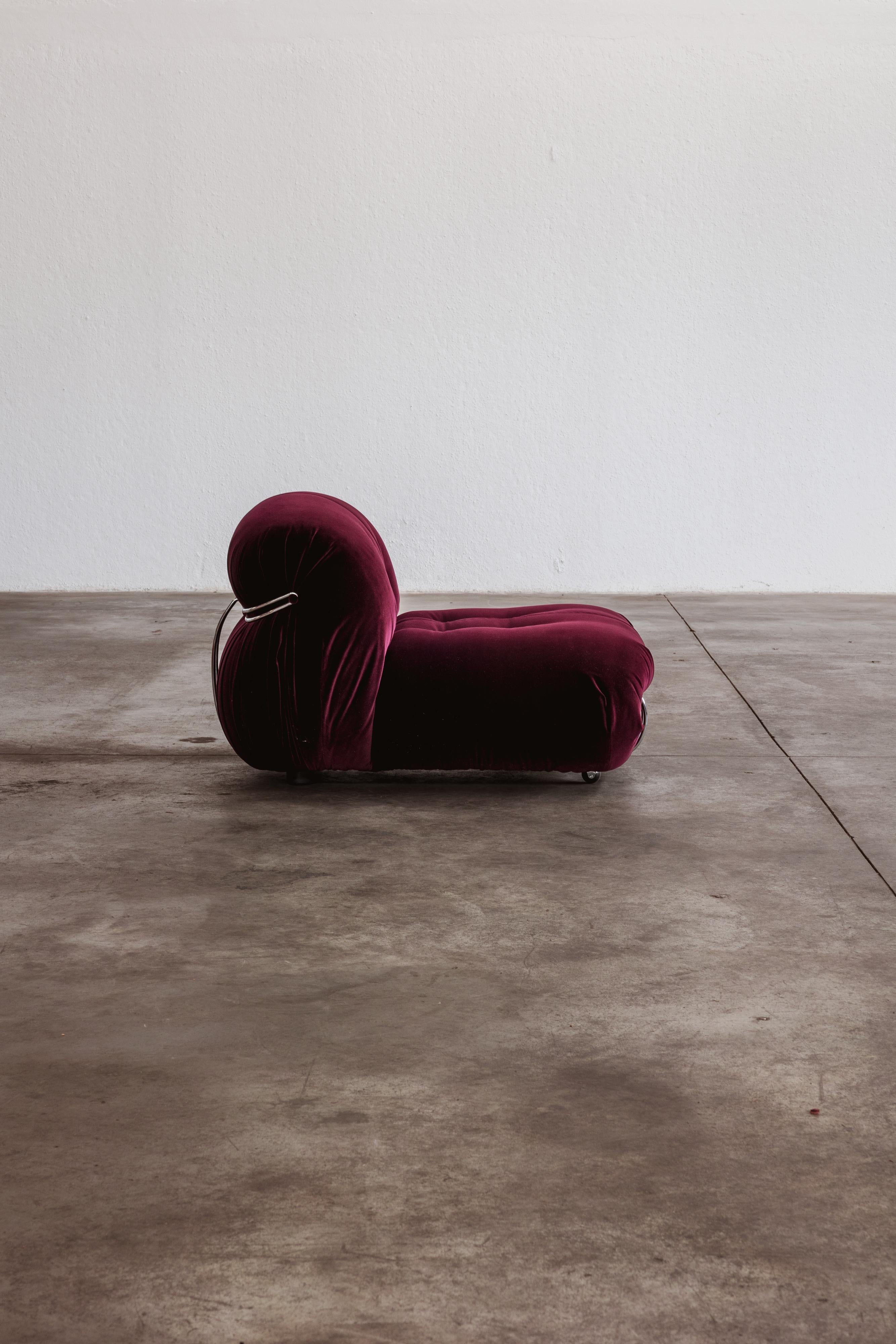 Mid-Century Modern Afra & Tobia Scarpa “Soriana” Lounge Chair for Cassina, Burgundy Velvet, 1969 For Sale