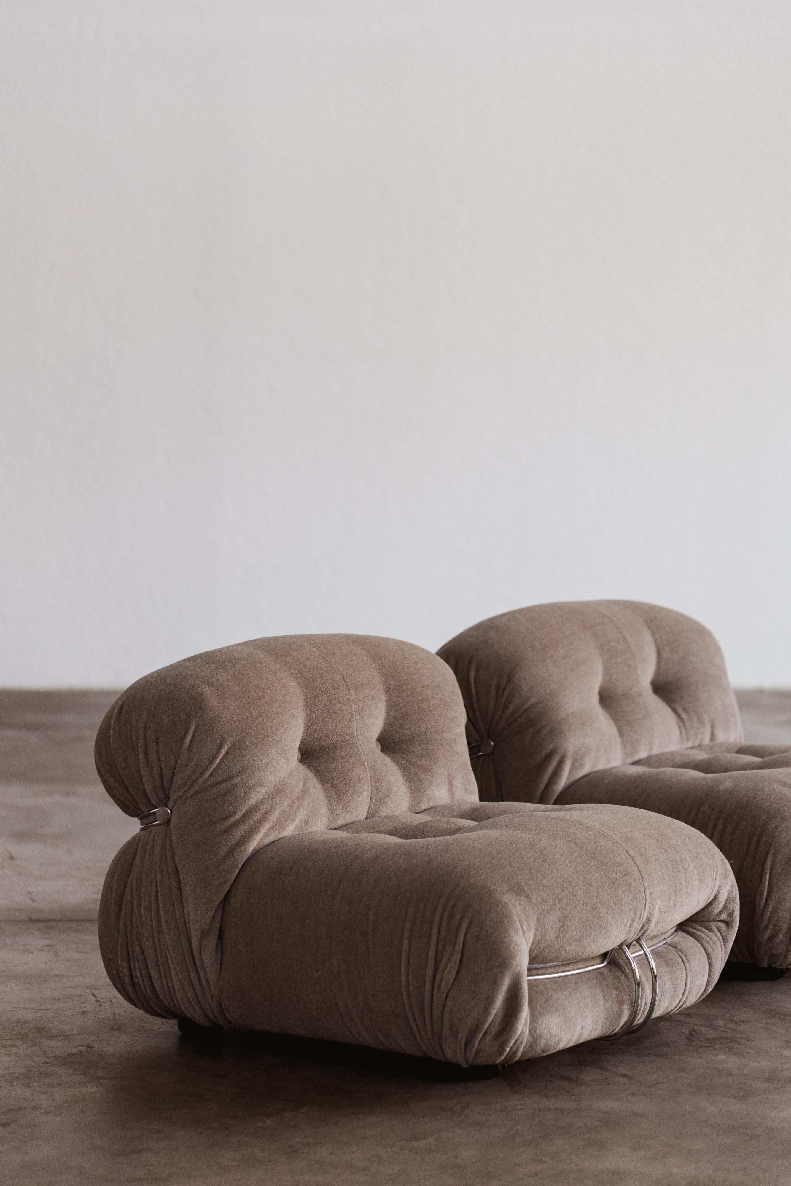 Afra & Tobia Scarpa Soriana-Stühle für Cassina, Alpakawolle, 1969, 2er-Set, Set (Mitte des 20. Jahrhunderts) im Angebot