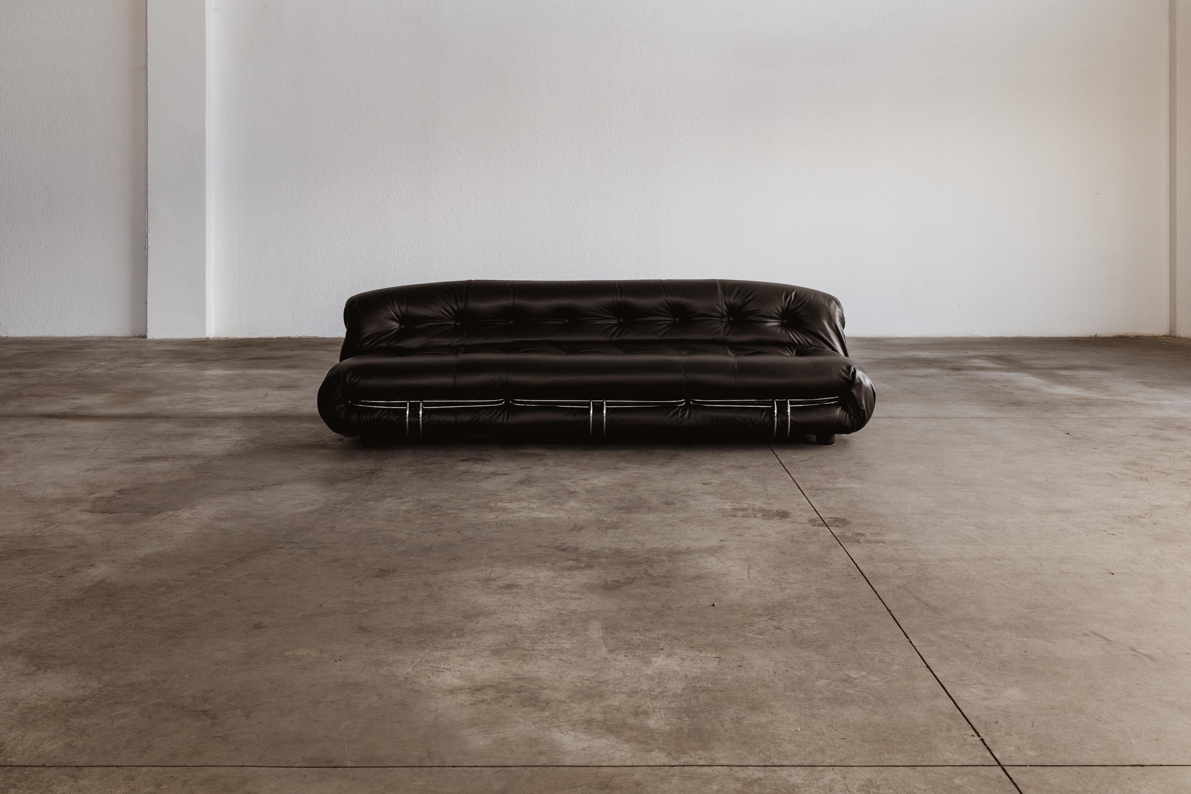 Mid-Century Modern Afra & Tobia Scarpa “Soriana” Sofa for Cassina, Black Leather, 1969 For Sale