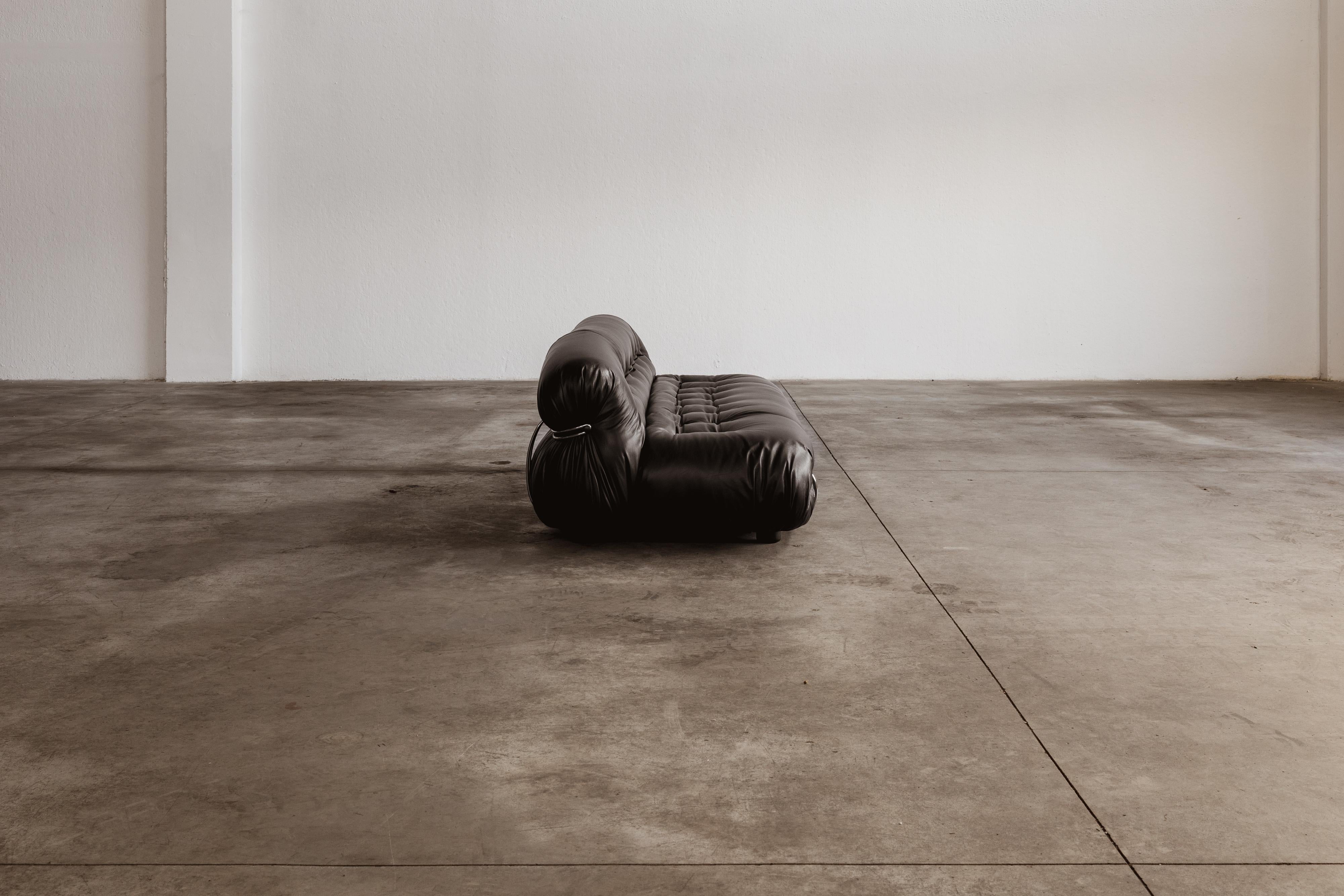 Italian Afra & Tobia Scarpa “Soriana” Sofa for Cassina, Black Leather, 1969 For Sale
