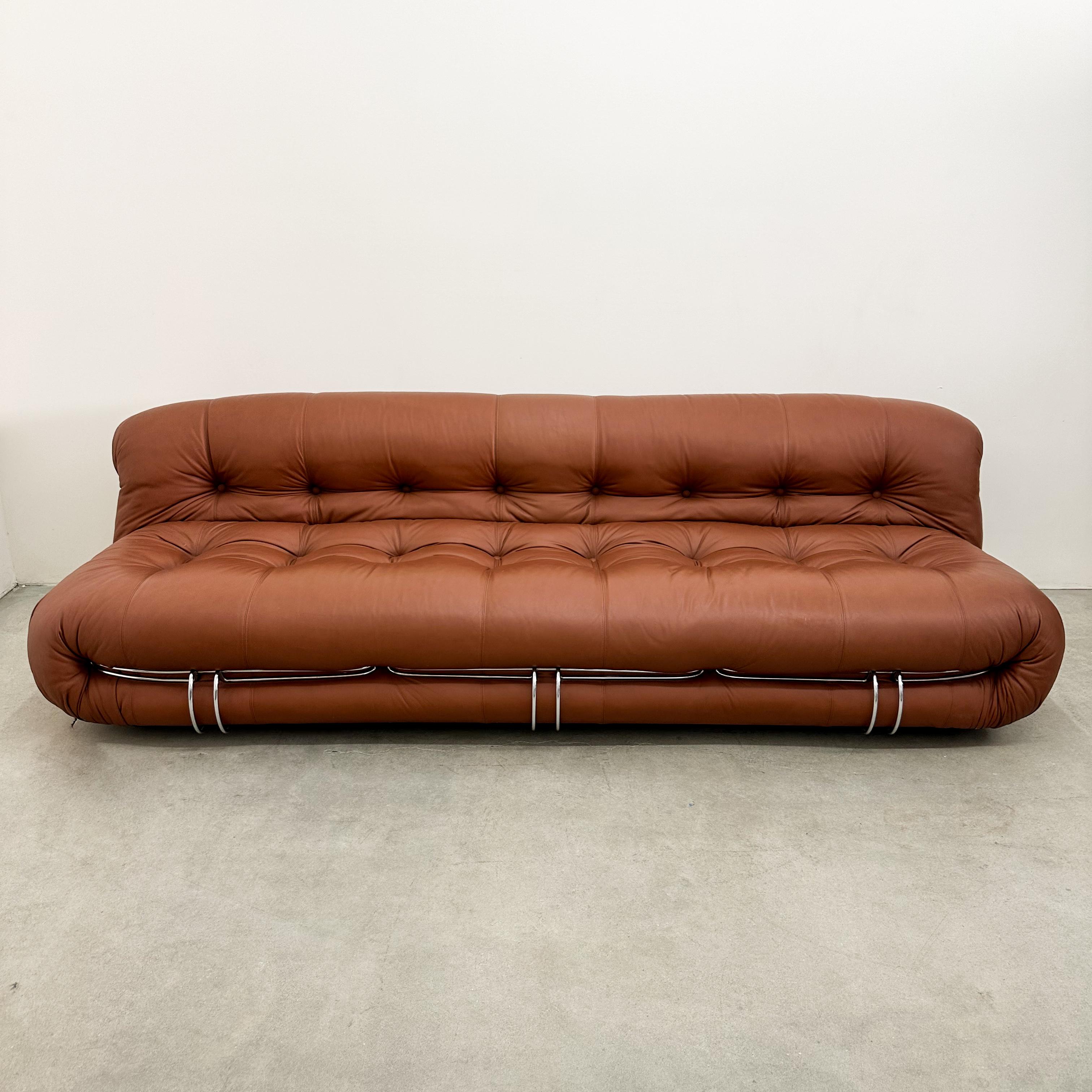 Italiano Divano Soriana di Afra & Tobia Scarpa per Cassina - Anni '70, Pelle Cognac in vendita